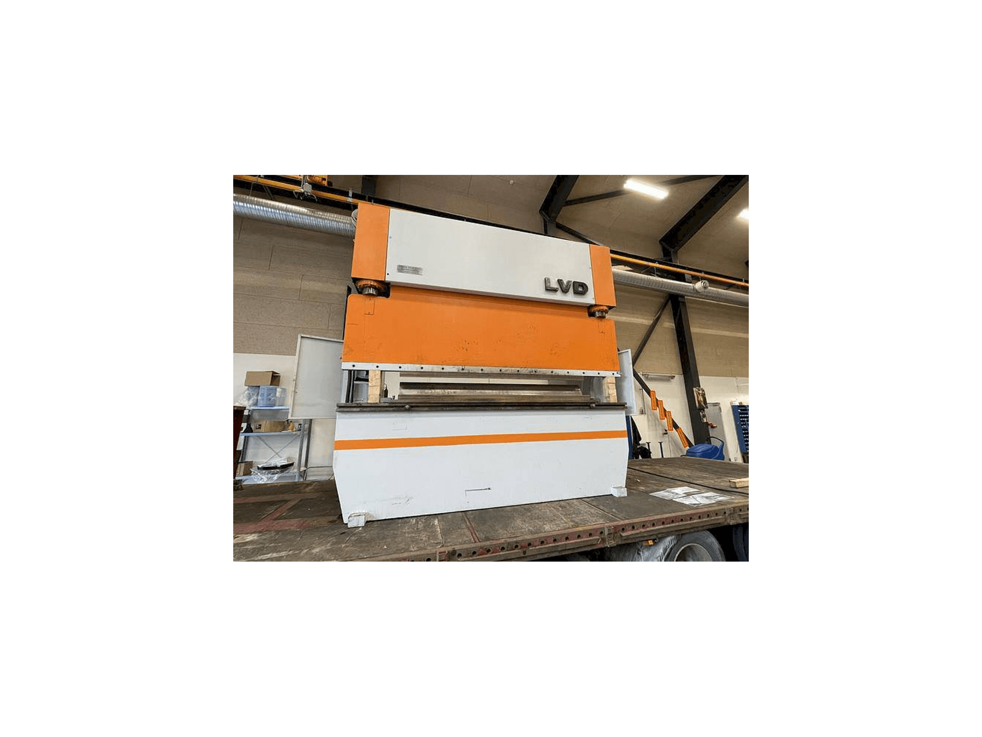 Vista frontal de la máquina LVD PP 100