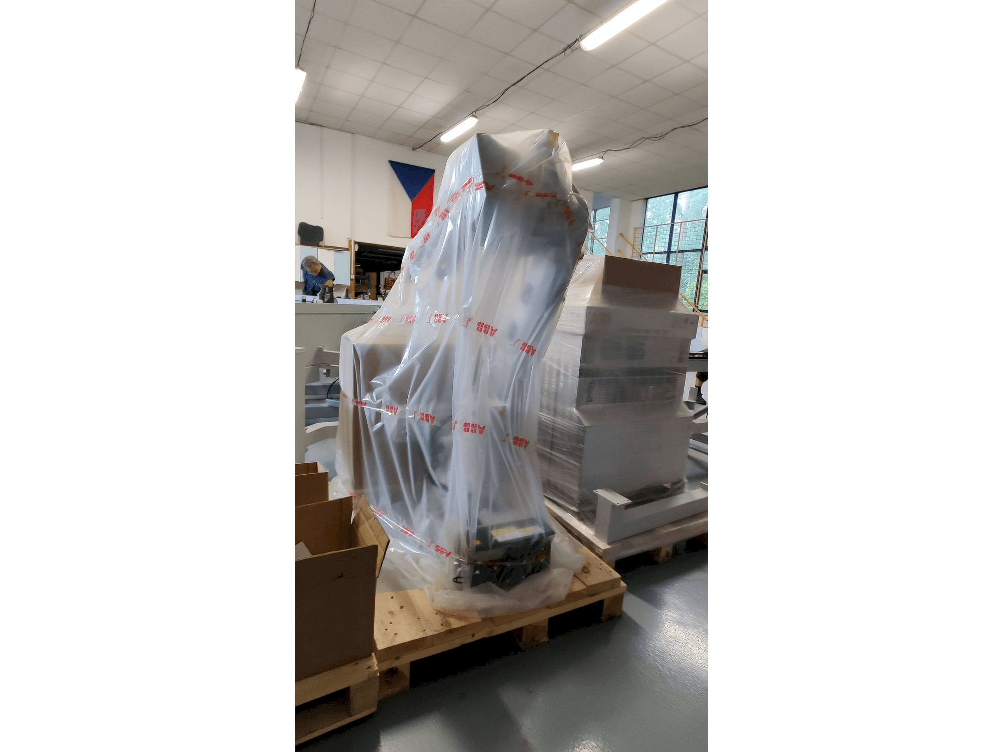 Vista frontal de la máquina ABB IRB 4600