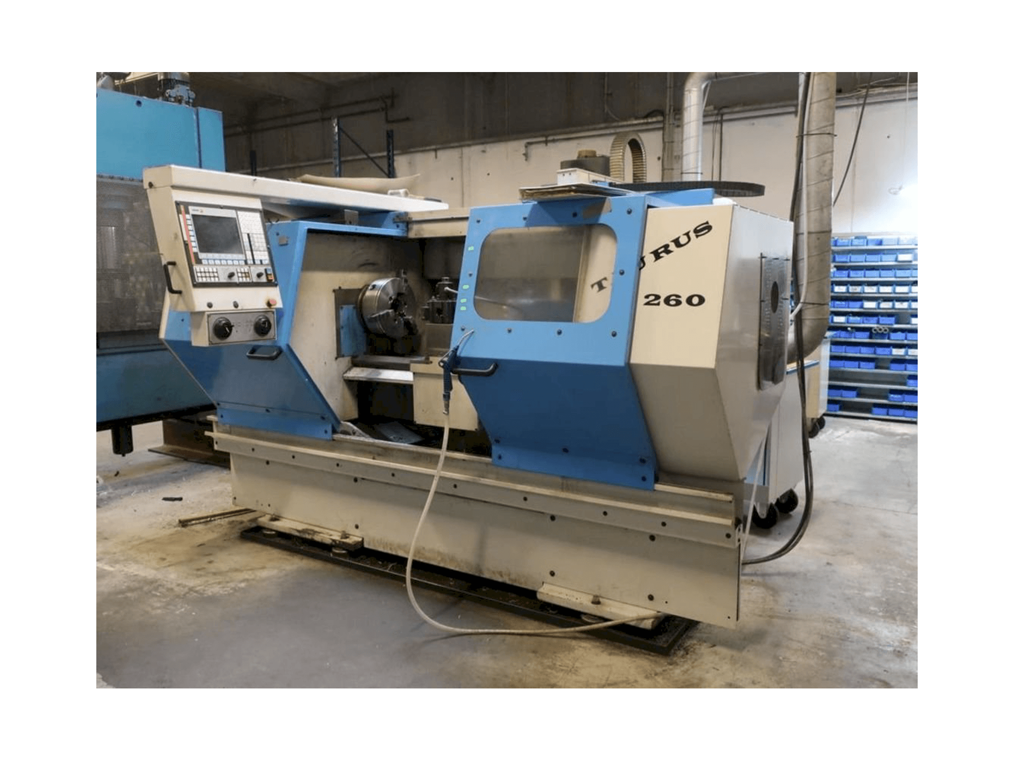 Vista frontal de la máquina Pinacho Taurus 260