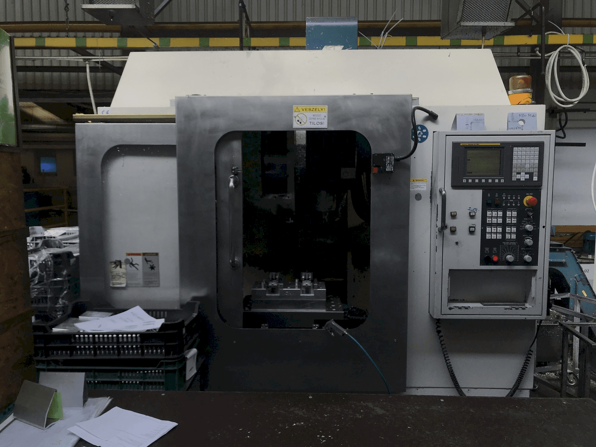 Vista frontal de la máquina Feeler FV-580AAPC