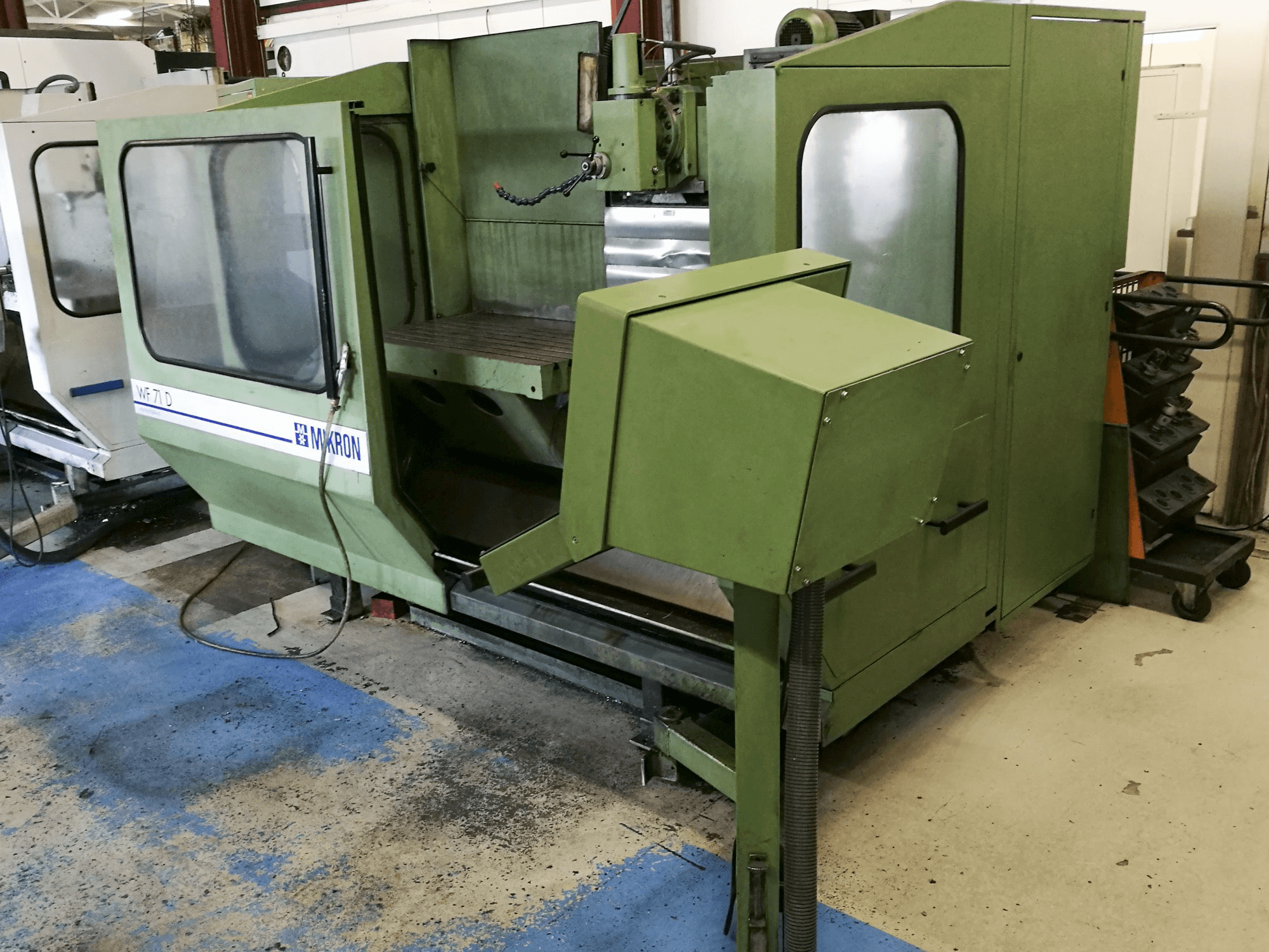 Vista derecha de la máquina Mikron WF-71 D