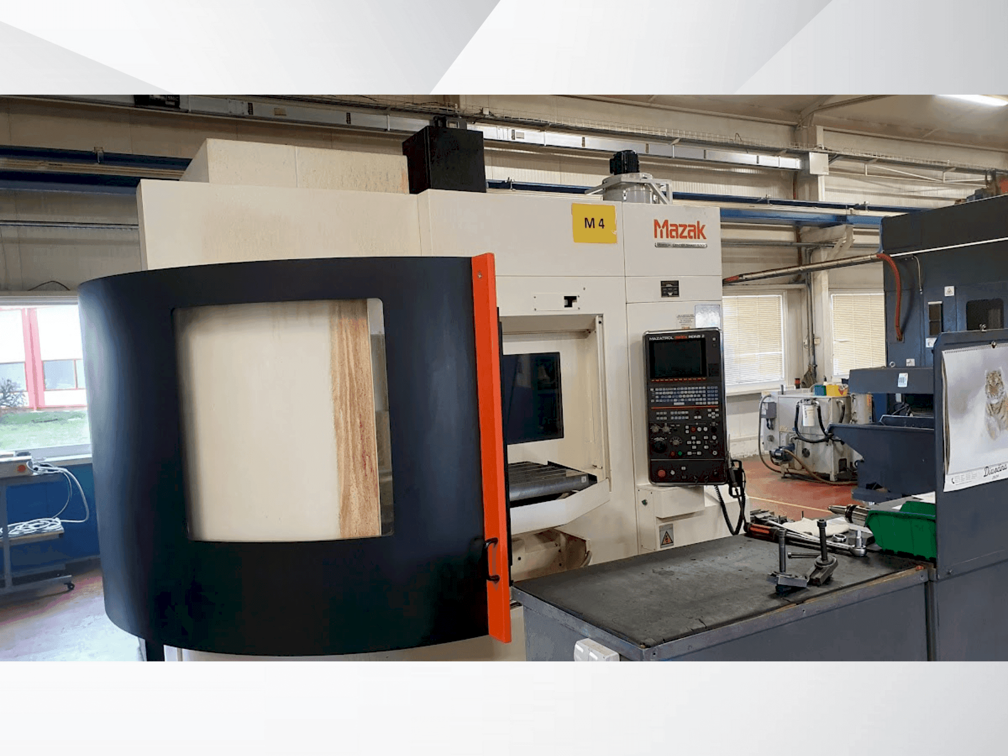 Vista lateral der Mazak VCS 530C-2PC Maschine