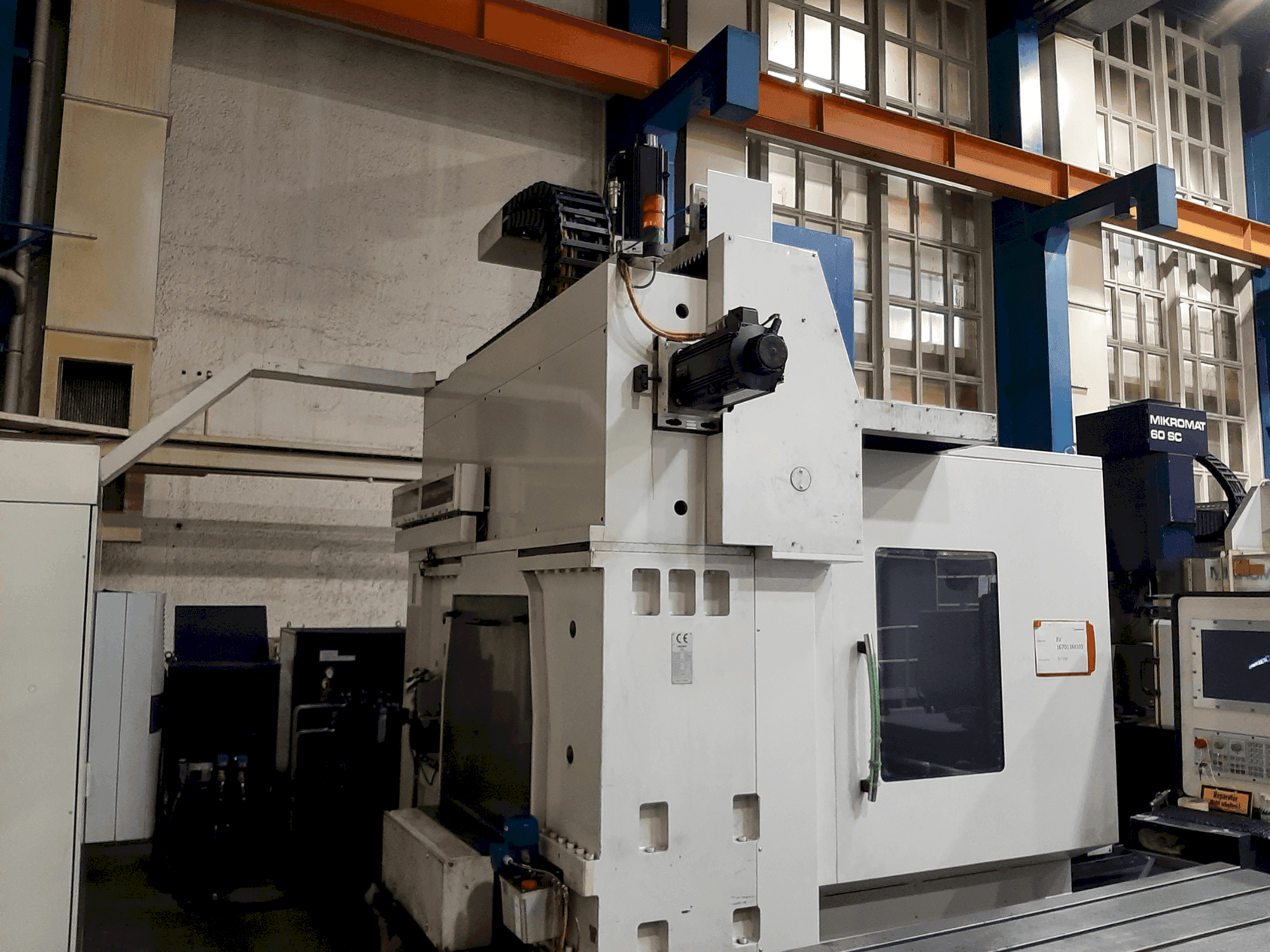 Vista frontal de la máquina MIKROMAT 8V