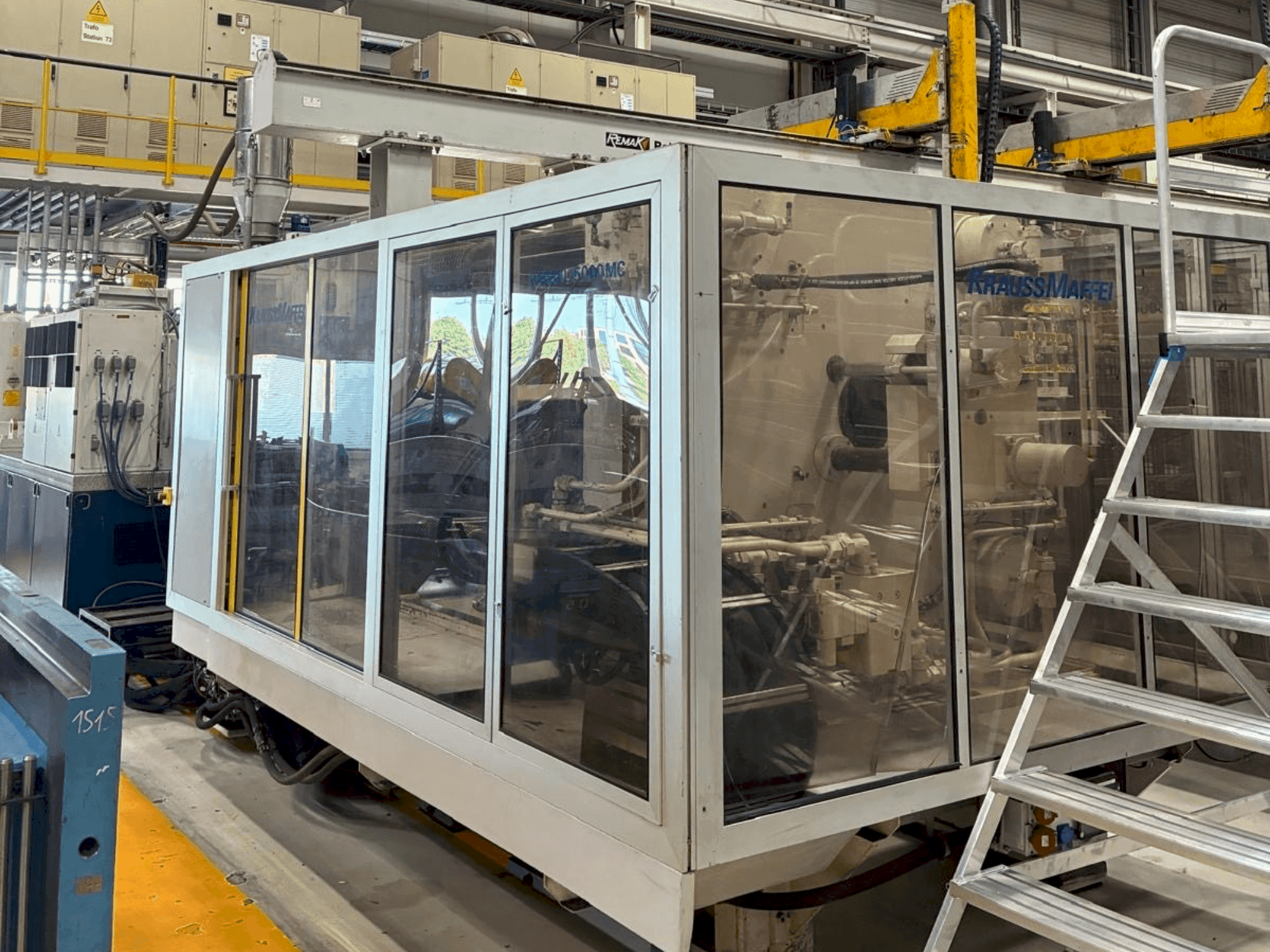 Vista frontal de la máquina Krauss Maffei 800-5000MC4