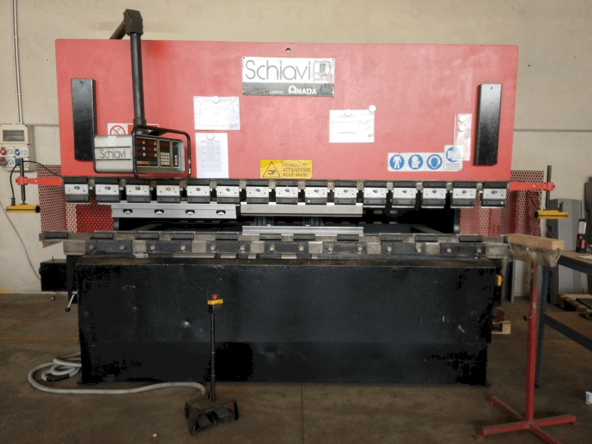 Vista frontal de la máquina Schiavi ITS 103