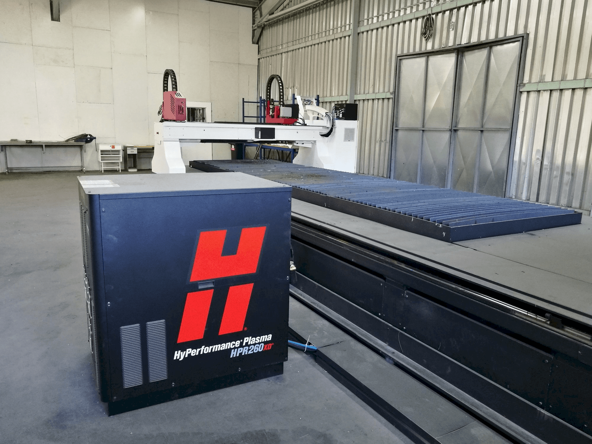 Vista frontal de la máquina Baykal BPL-H 1506