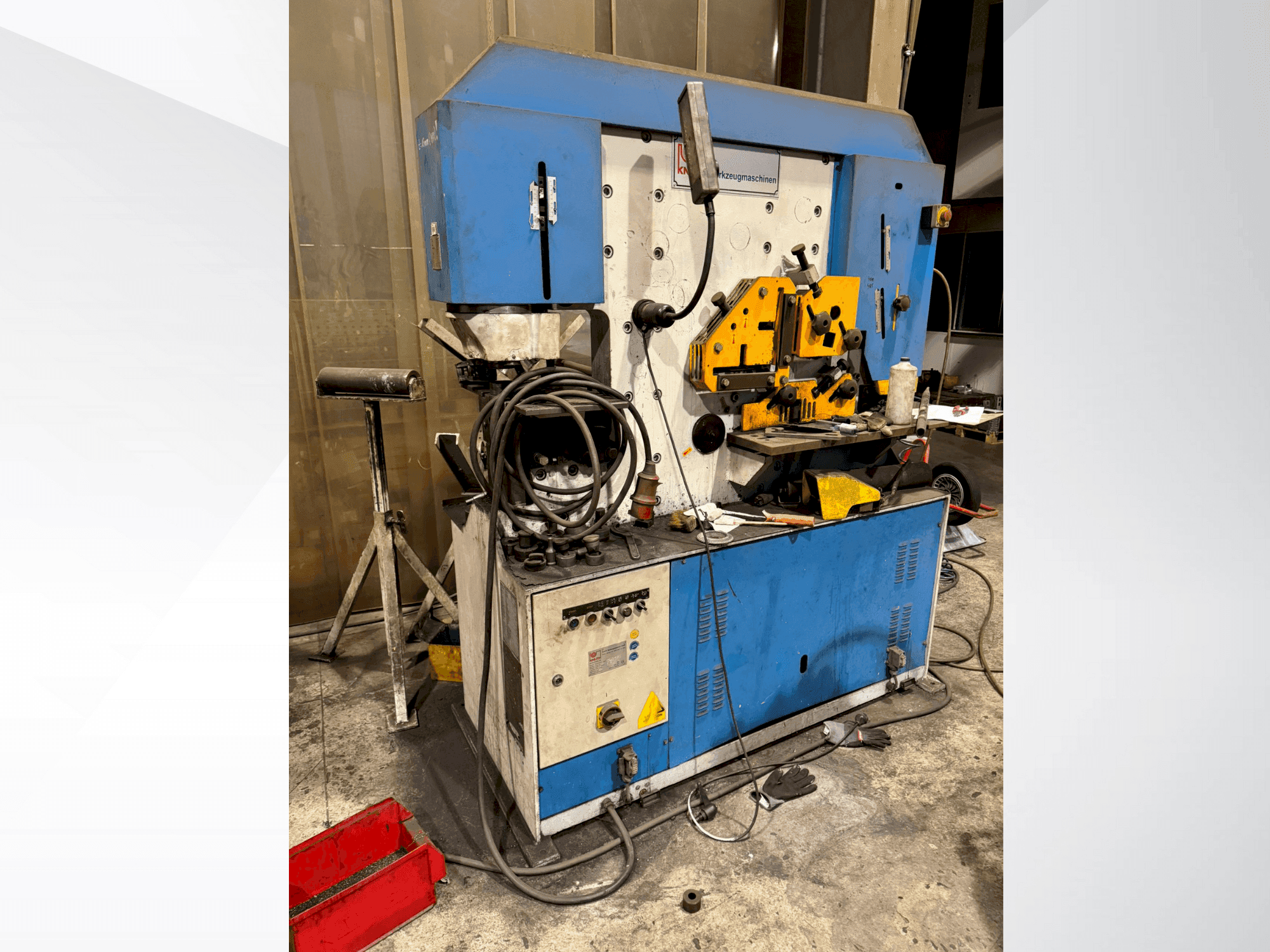 Front view of KNUTH HPS 80/1500 machine