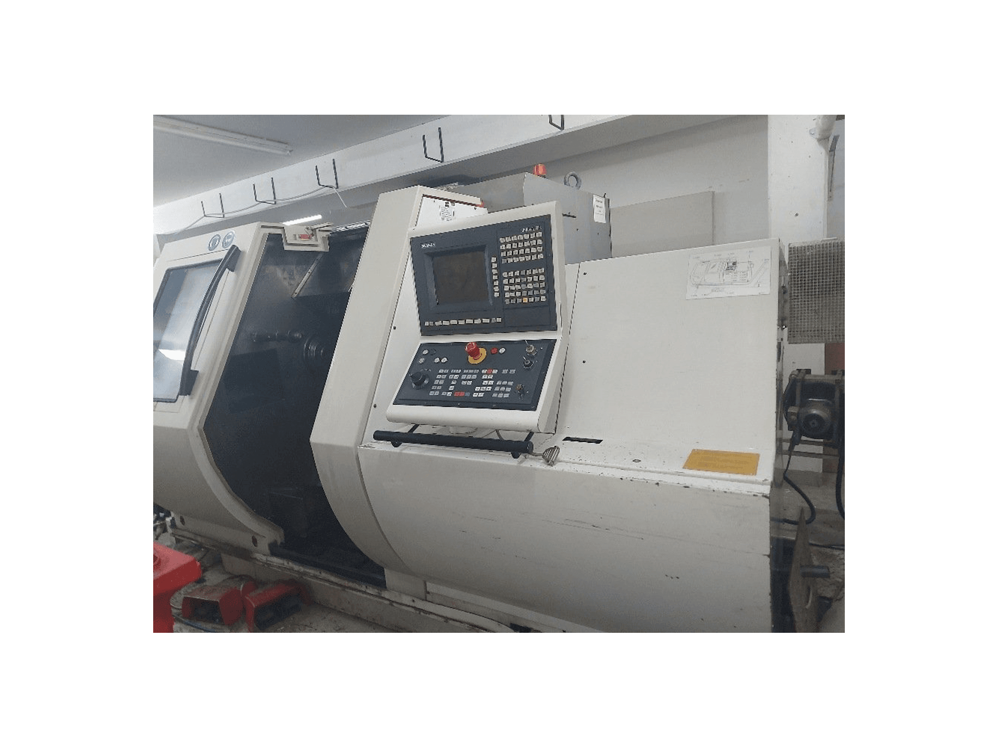 Vista frontal de la máquina Gildemeister MF Twin 65