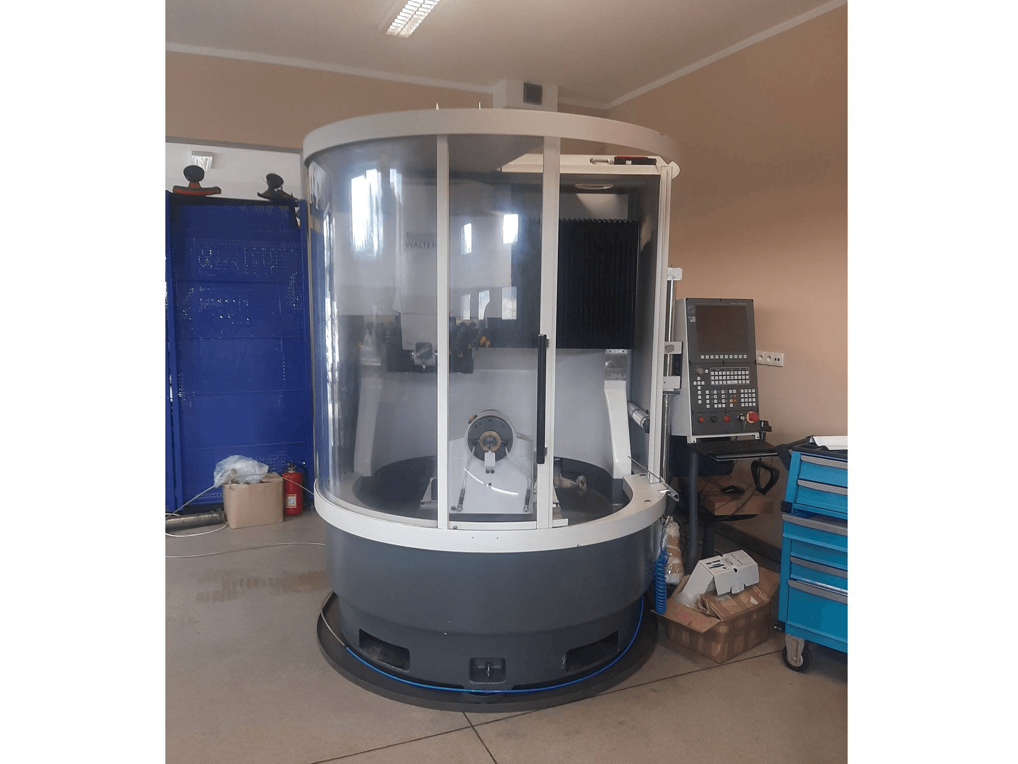 Front view of Walter machine