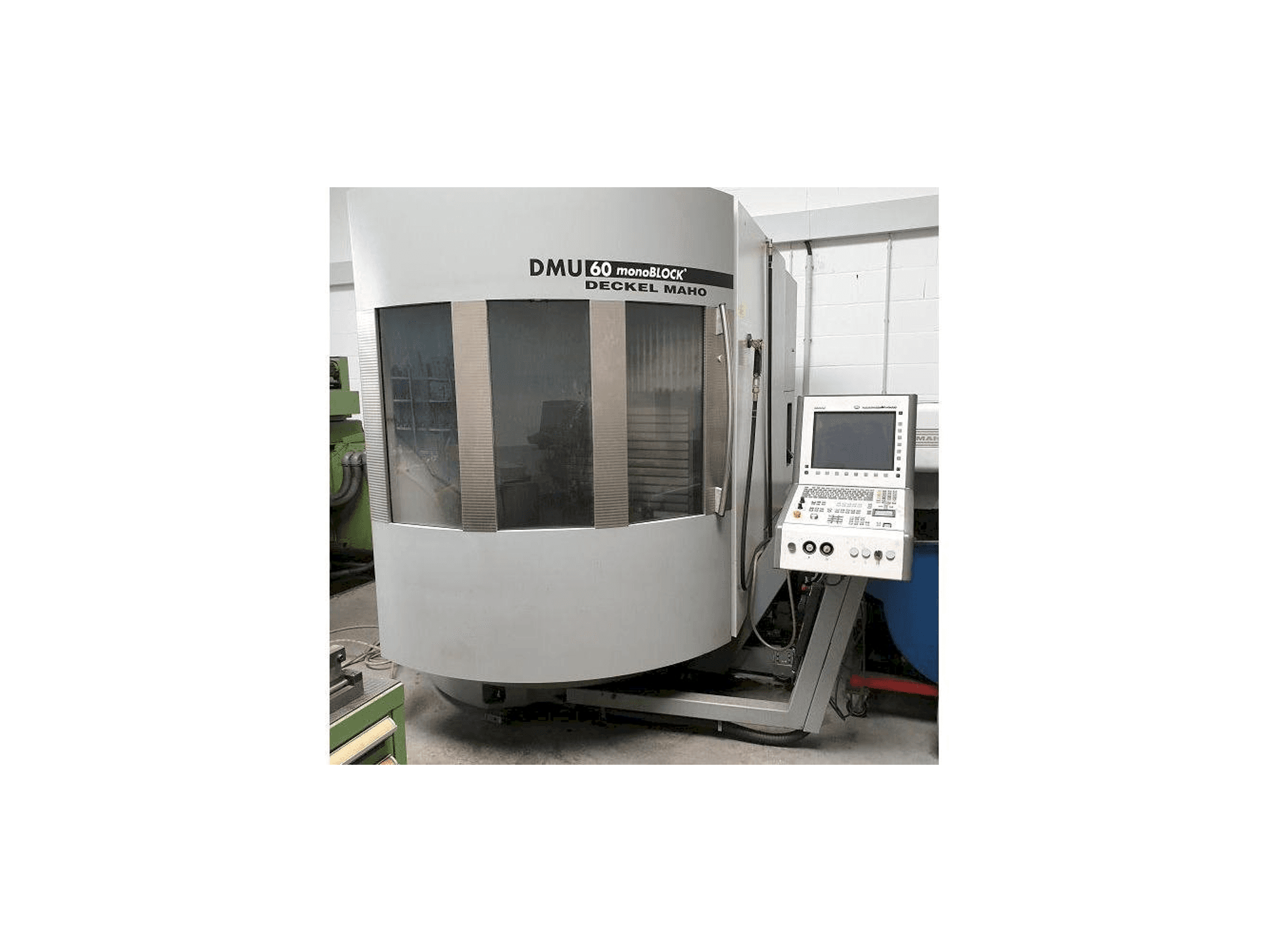 Vista frontal de la máquina DECKEL MAHO DMU 60 MonoBlock