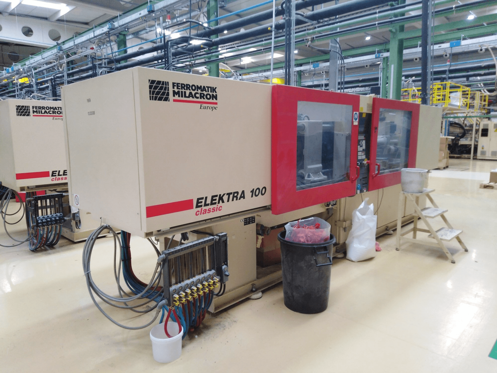 Vista frontal de la máquina Ferromatik Electra 100