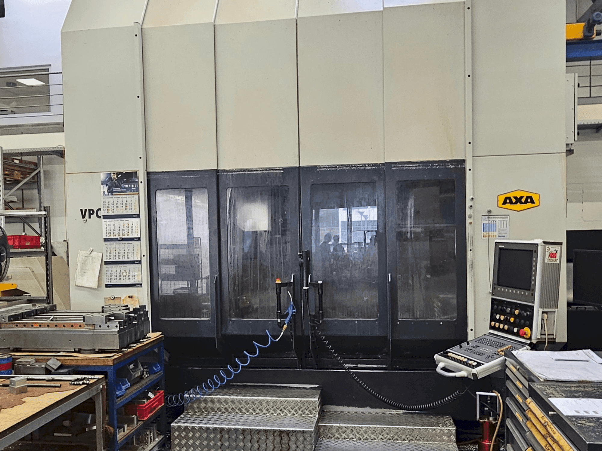 Vista frontal de la máquina AXA VPC-40-U