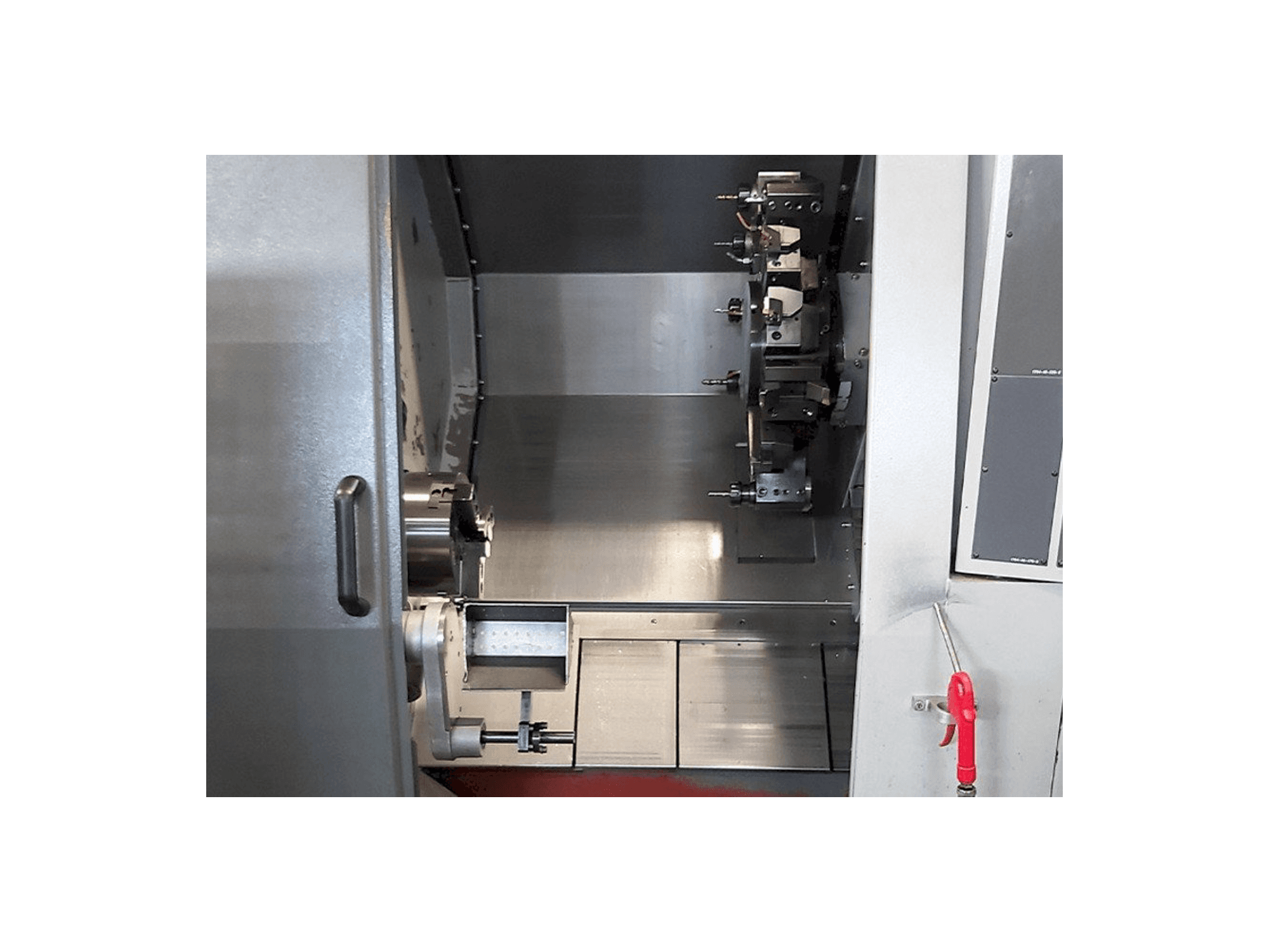 Vista frontal de la máquina Hyundai Kia SKT210SY