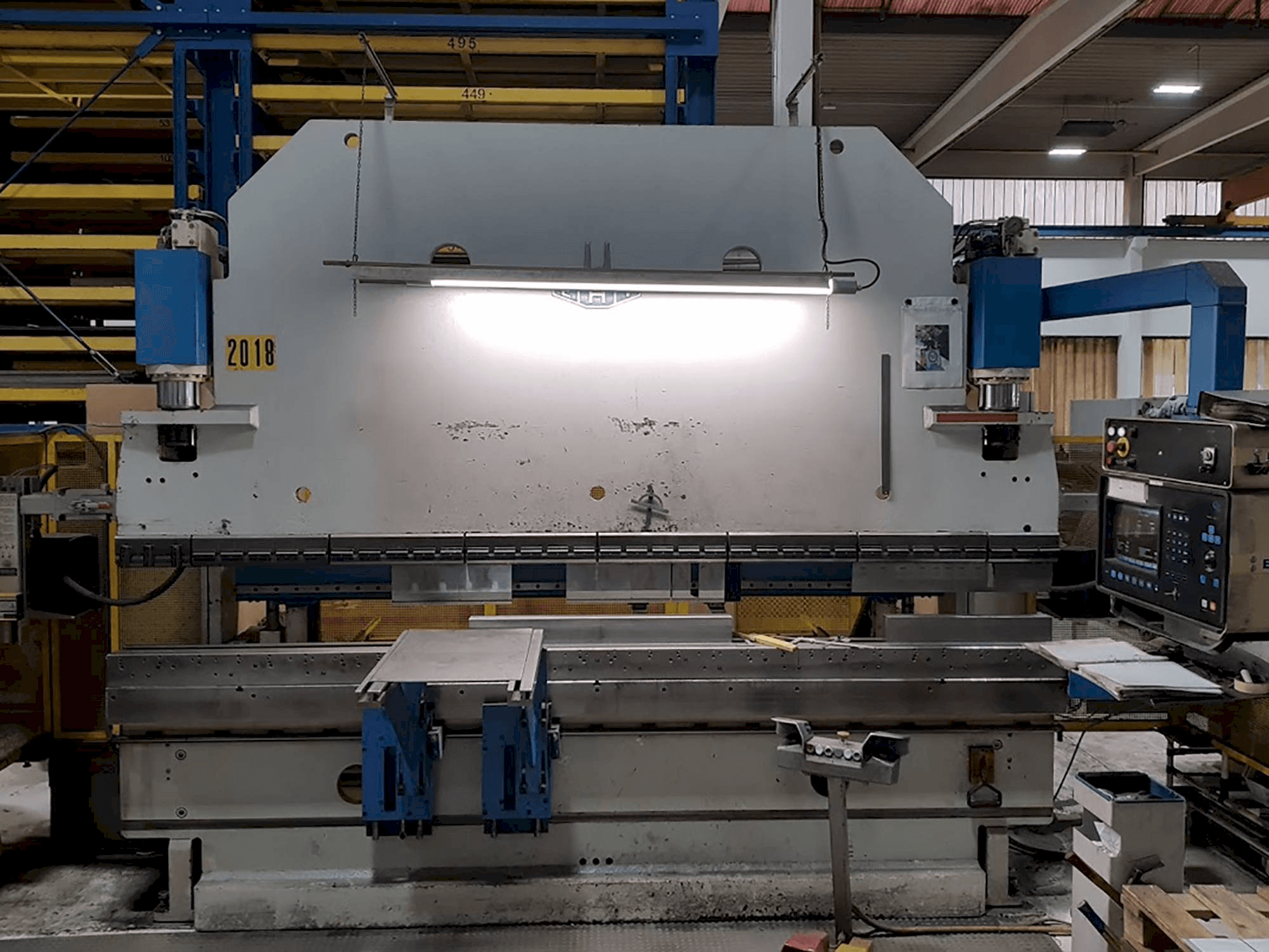 Vista frontal de la máquina EHT EHPS 11-35