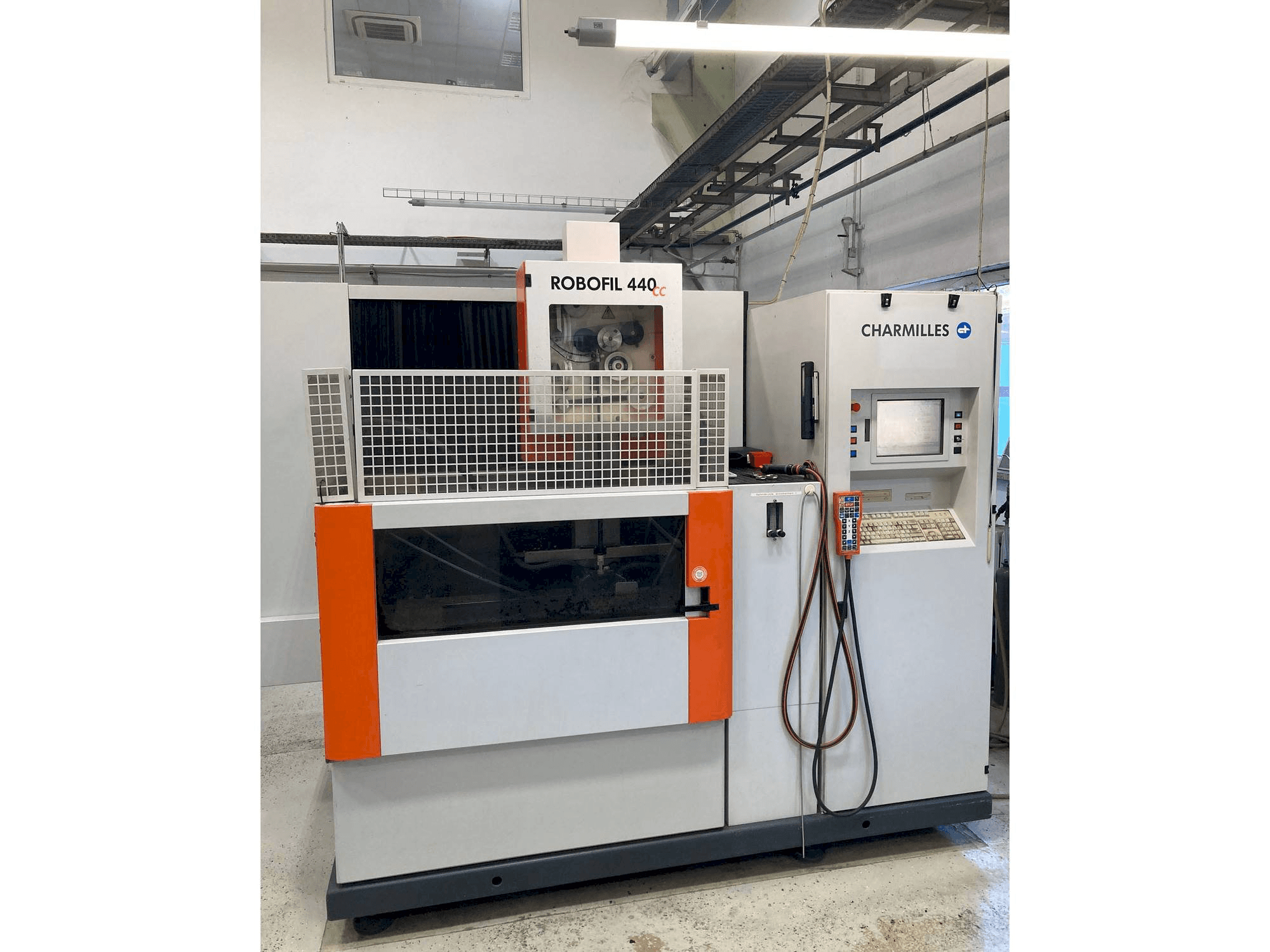 Front view of CHARMILLES Robofil 440 CC machine