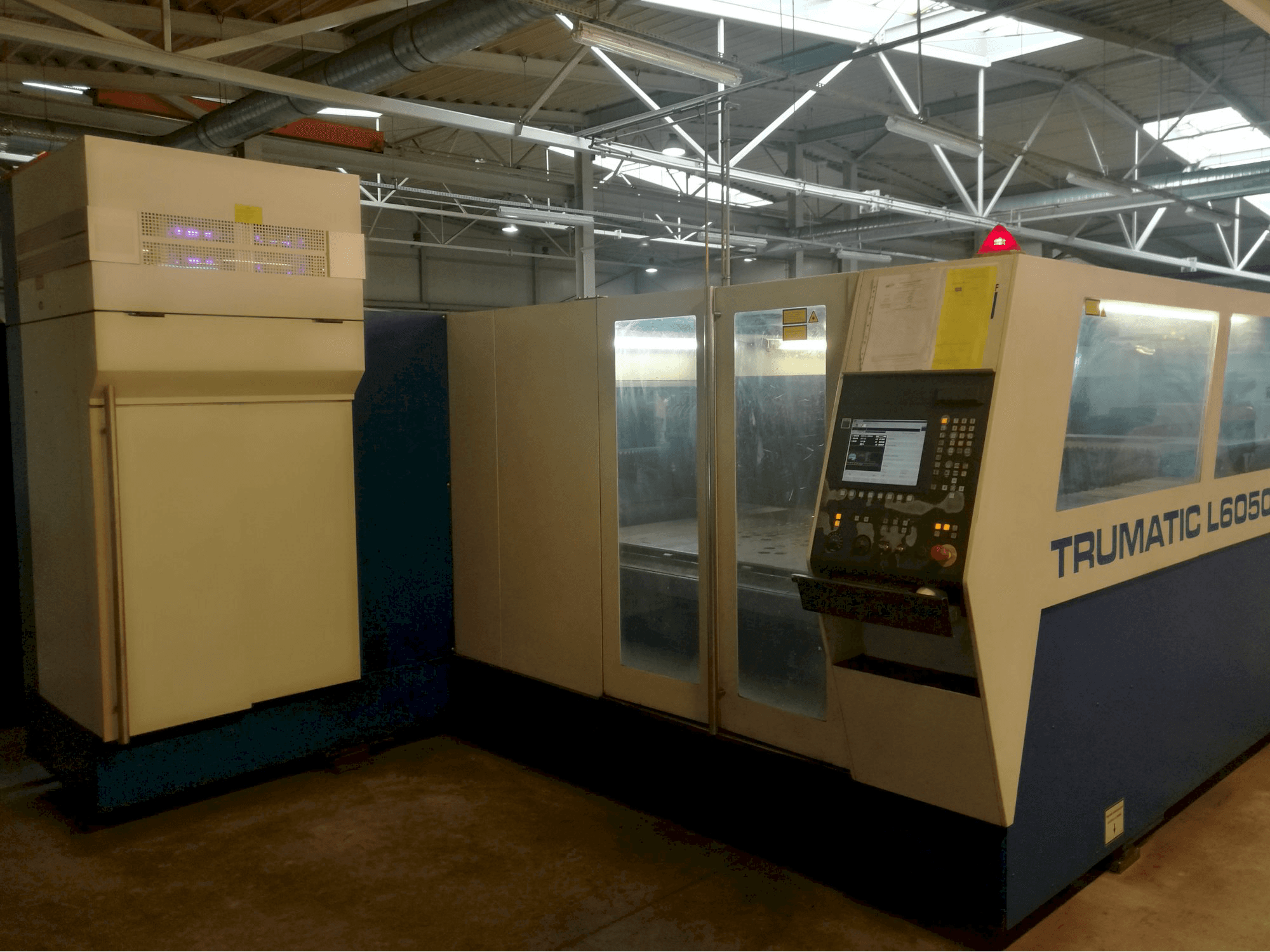 Vista derecha de la máquina Trumpf Trumatic L 6050
