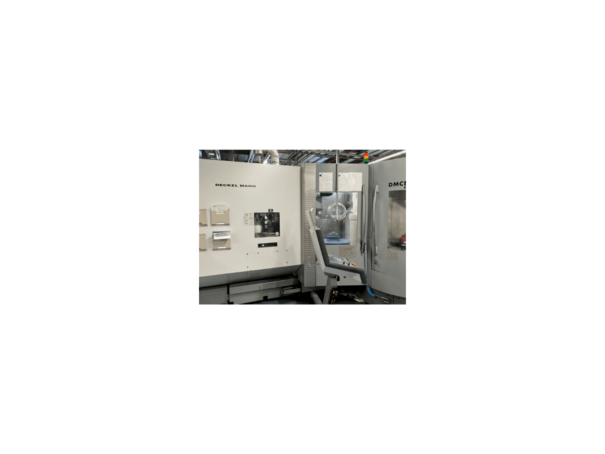 Vista frontal de la máquina DECKEL MAHO DMC 60 T RS3