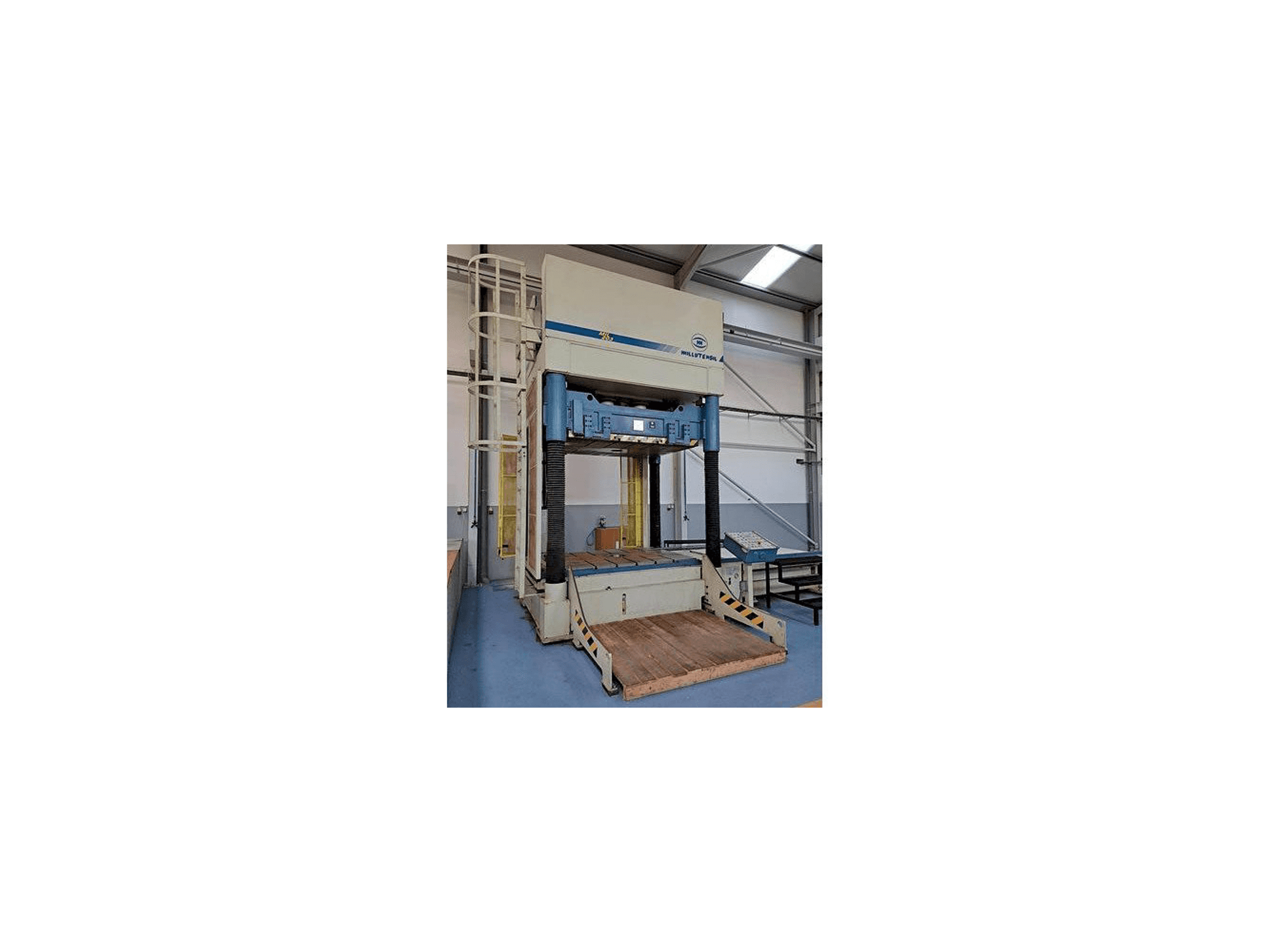 Left side view of MILLUTENSIL Mil 203 machine