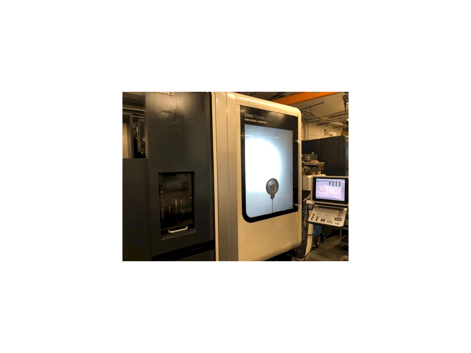 Vista frontal de la máquina DECKEL MAHO DMU 70 eVo Linear