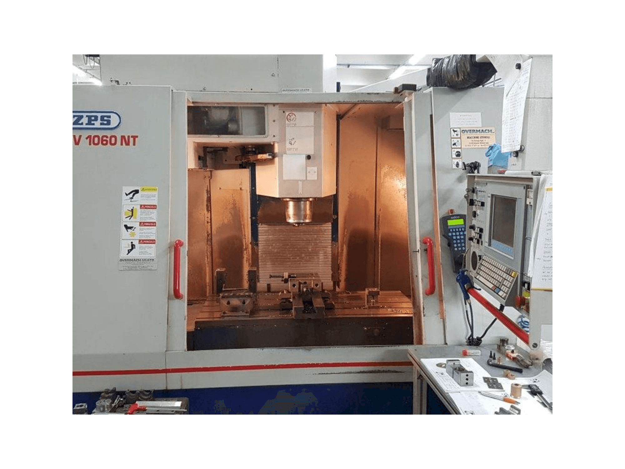 Vista frontal de la máquina ZPS MCFV 1060NT