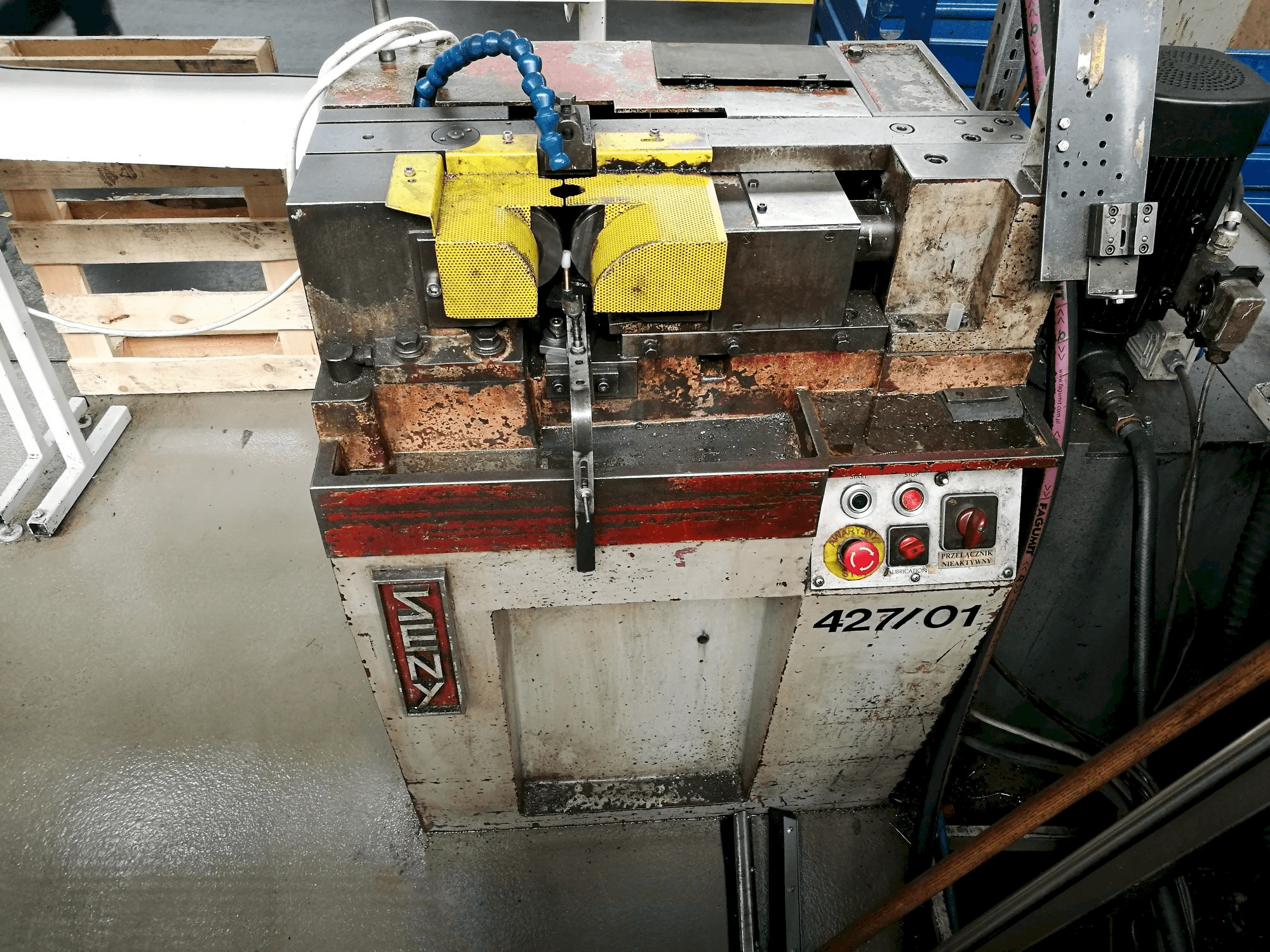 Vista frontal de la máquina SENY D30E