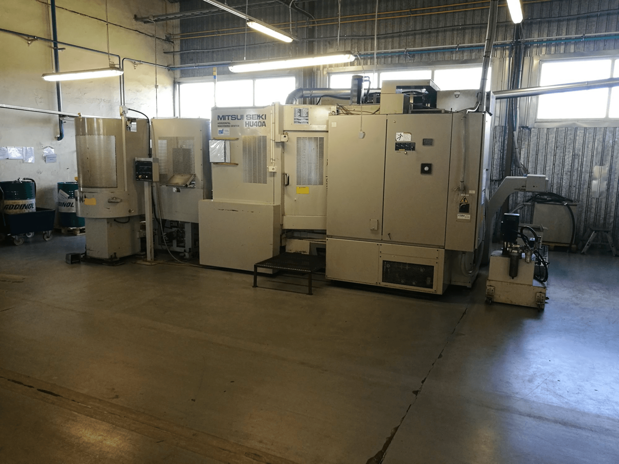 Vista frontal 1 de la máquina Mitsui Seiki HU40A