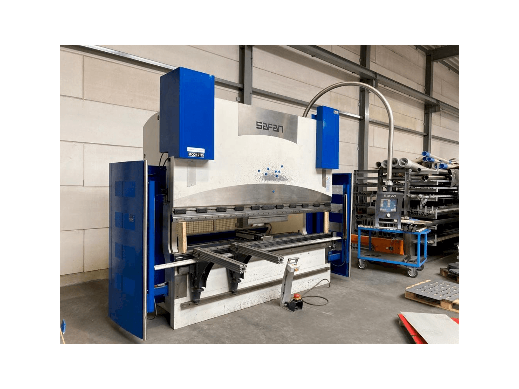 Vista frontal de la máquina Safan CNCL-K 170-3100 TS 2