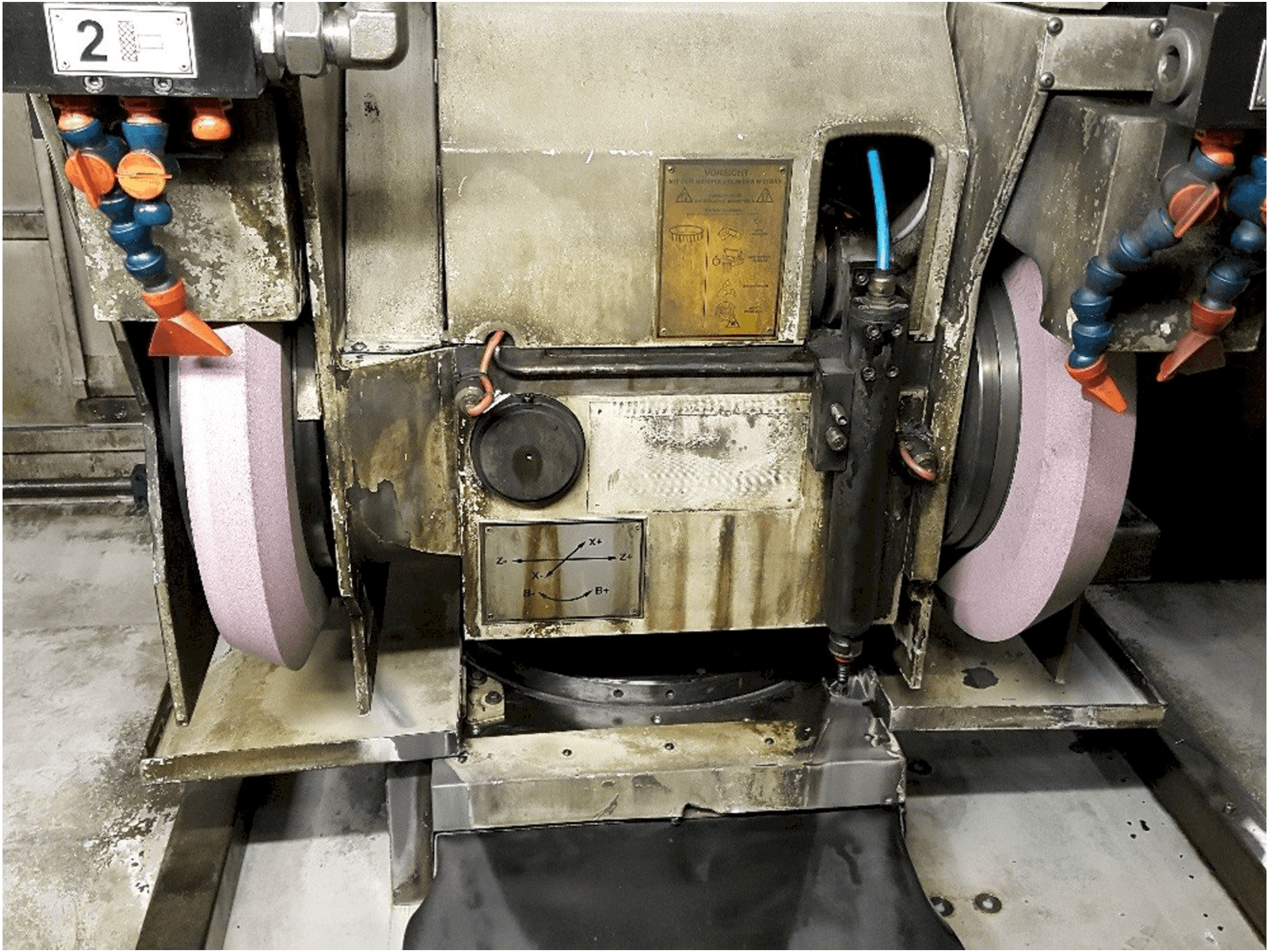 Vista frontal de la máquina DANOBAT WT-62-3B