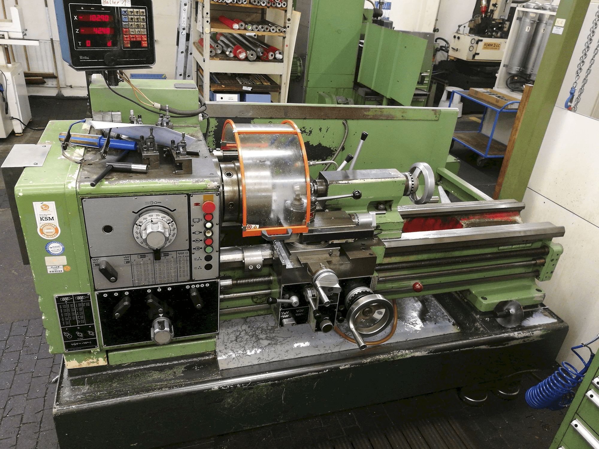 Vista frontal de la máquina Harrison M400