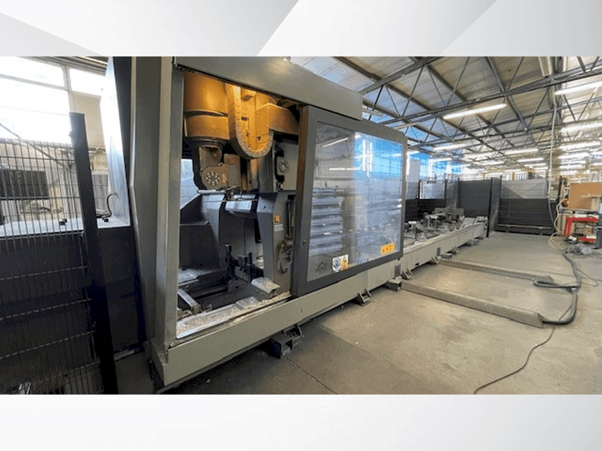 Vista frontal de la máquina Emmegi SATELLITE XT 7800