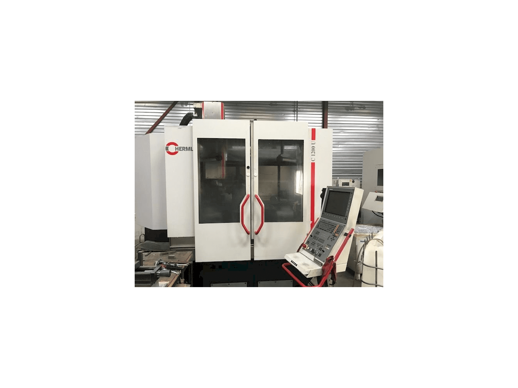 Vista frontal de la máquina HERMLE C 1200 U