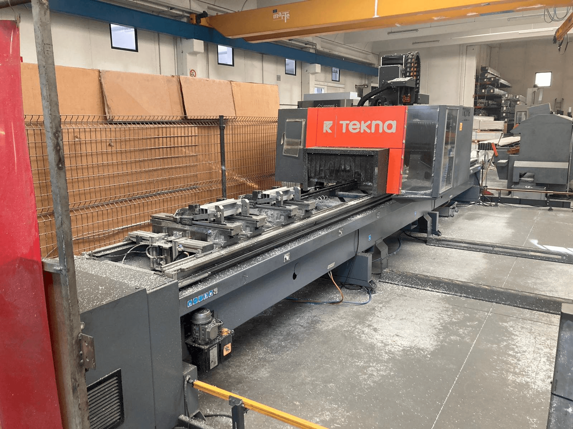 Vista frontal de la máquina Tekna TKE 944-7