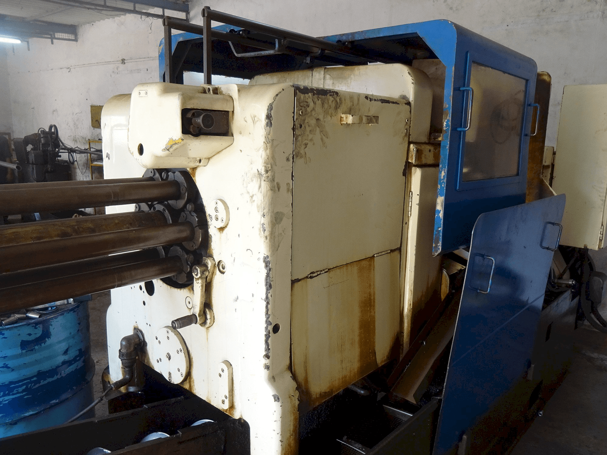 Vista derecha de la máquina Wickman 1"x6