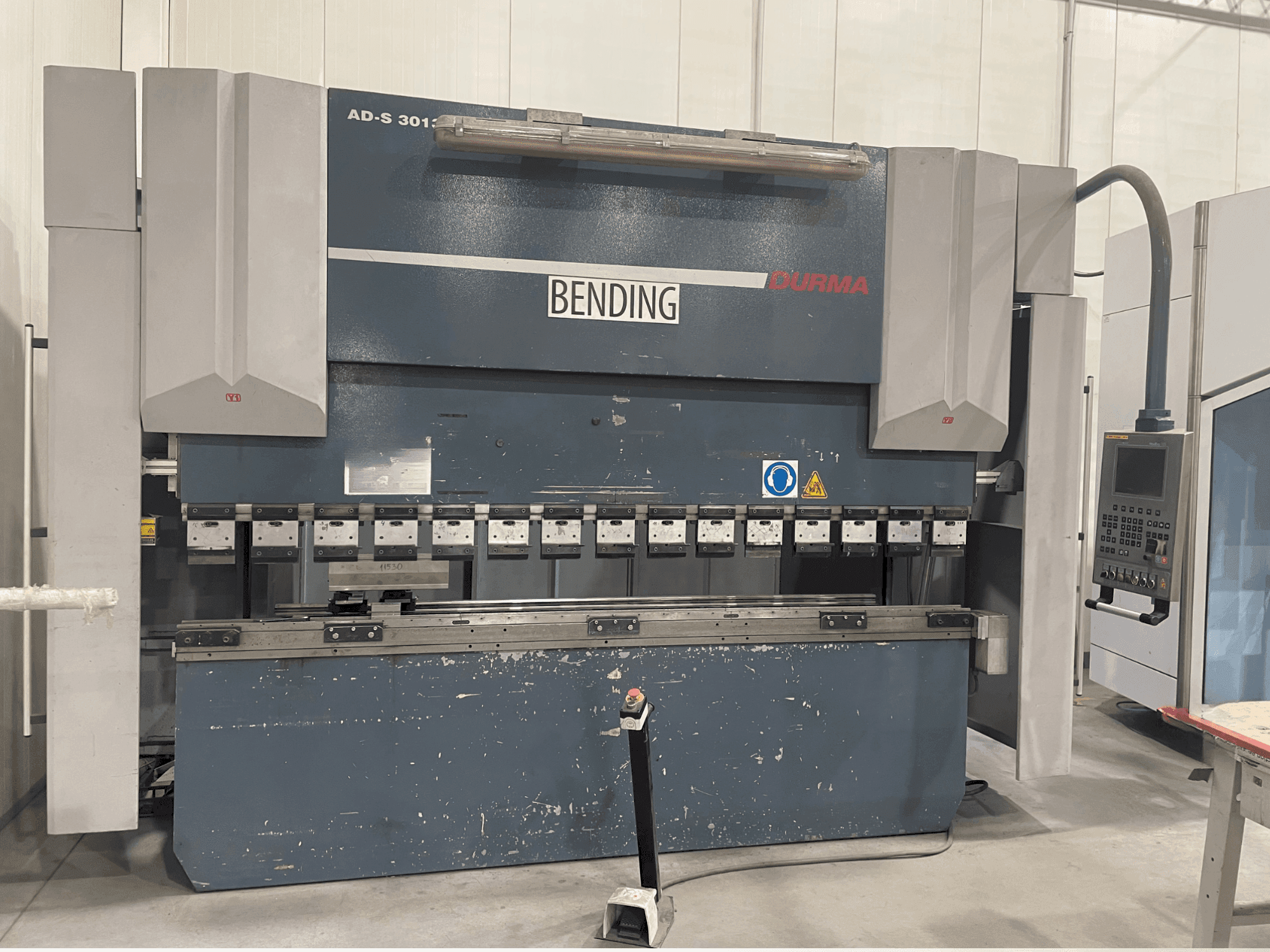 Front view of Durma AD-S 30135 machine