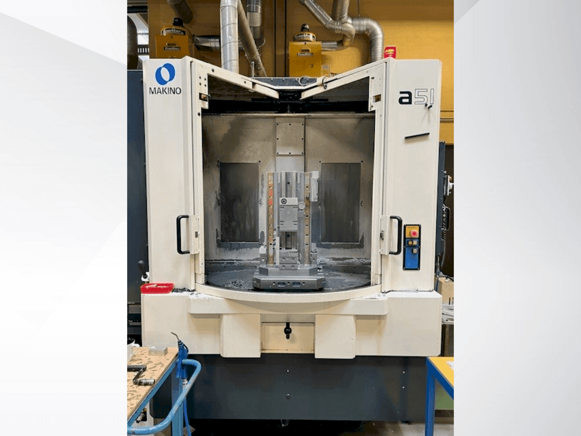 Vista frontal de la máquina Makino a51-A 60