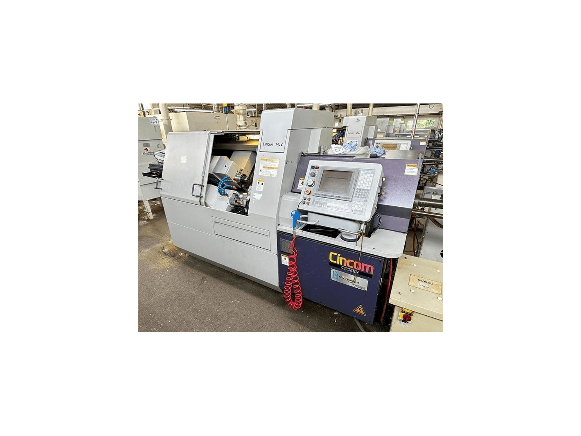 Vista frontal de la máquina Citizen M32 III