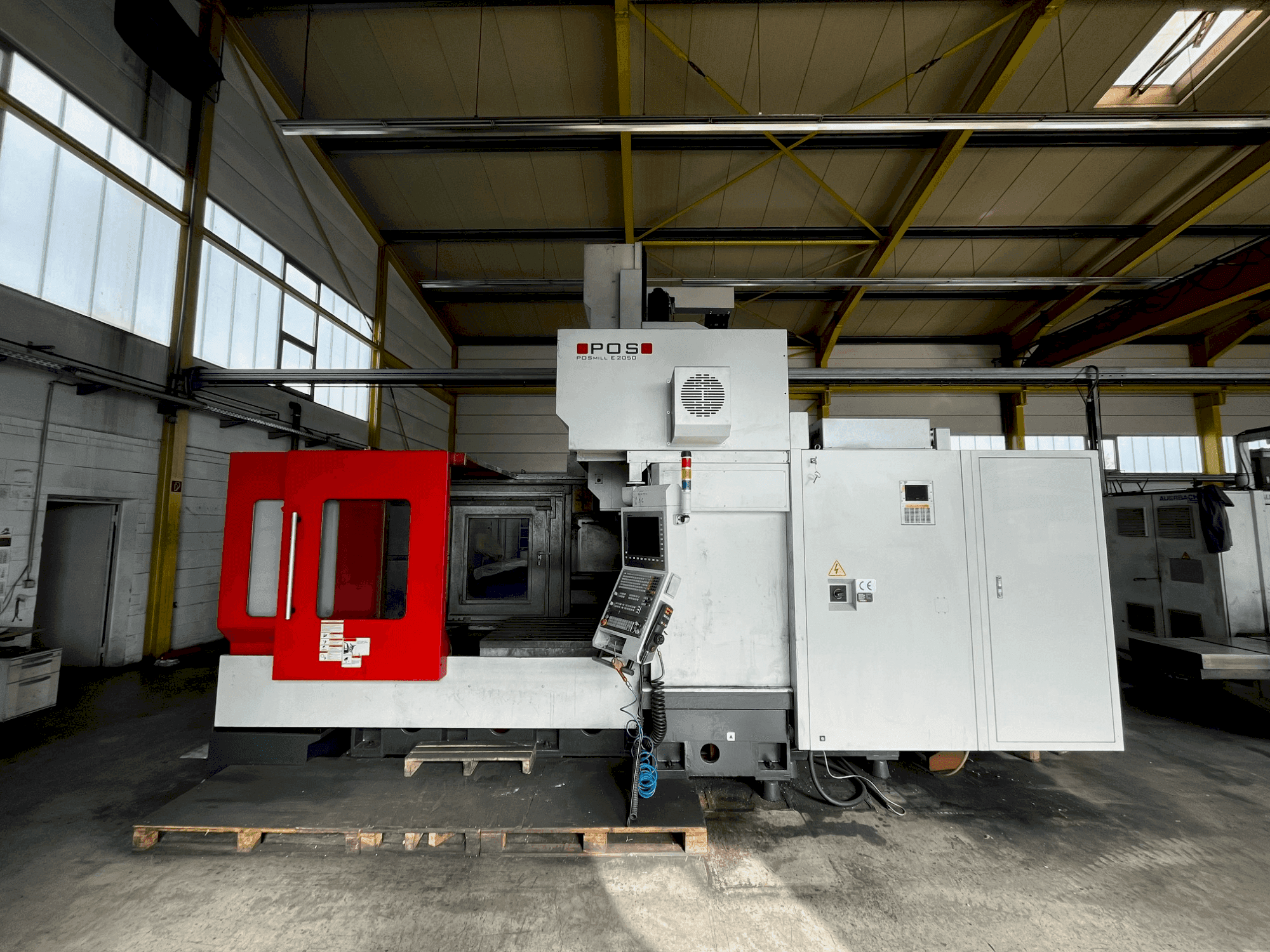 Vista frontal de la máquina POSmill E 2050