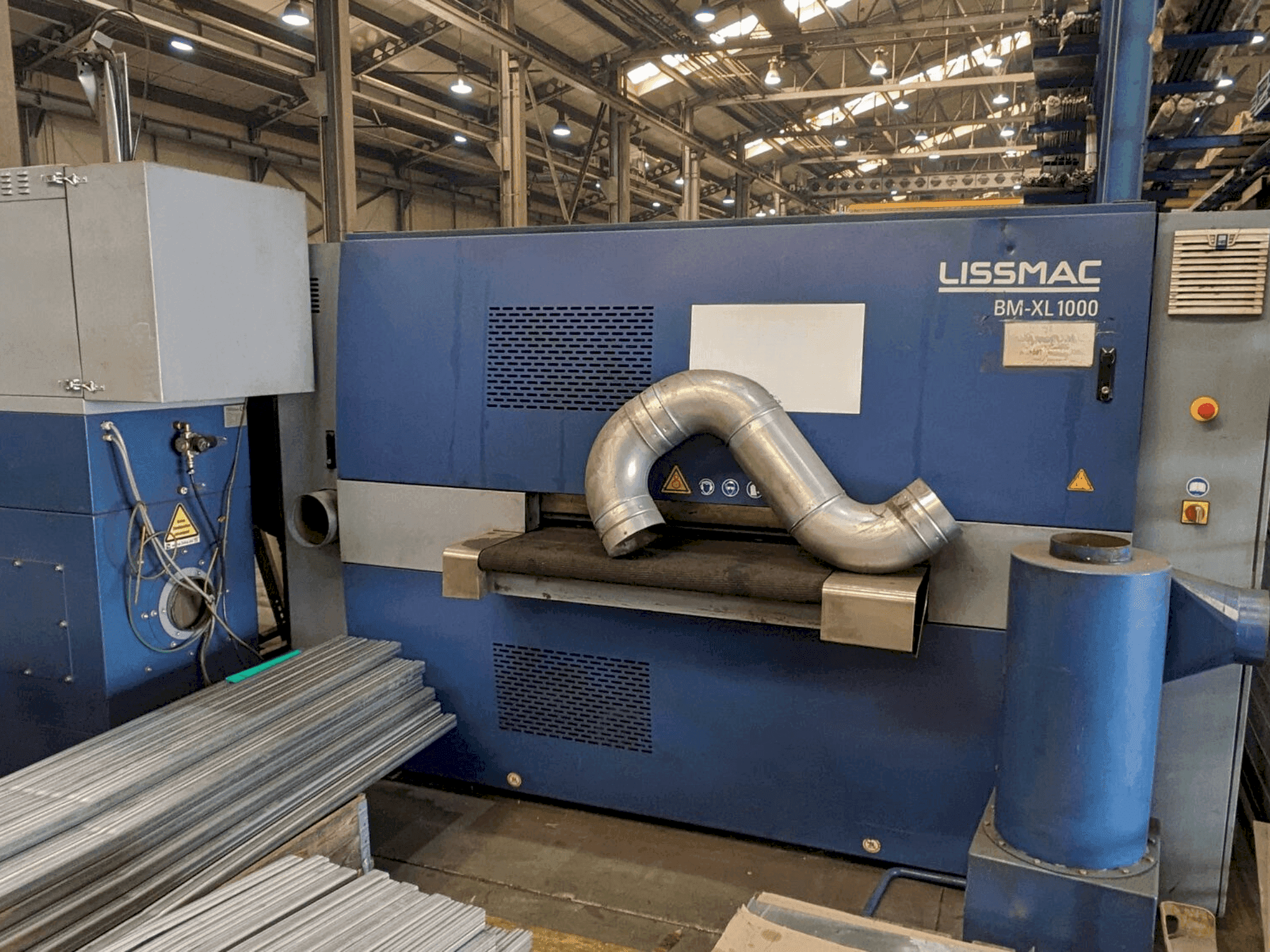 Vista frontal de la máquina LISSMAC SBM XL 1000 S2B2