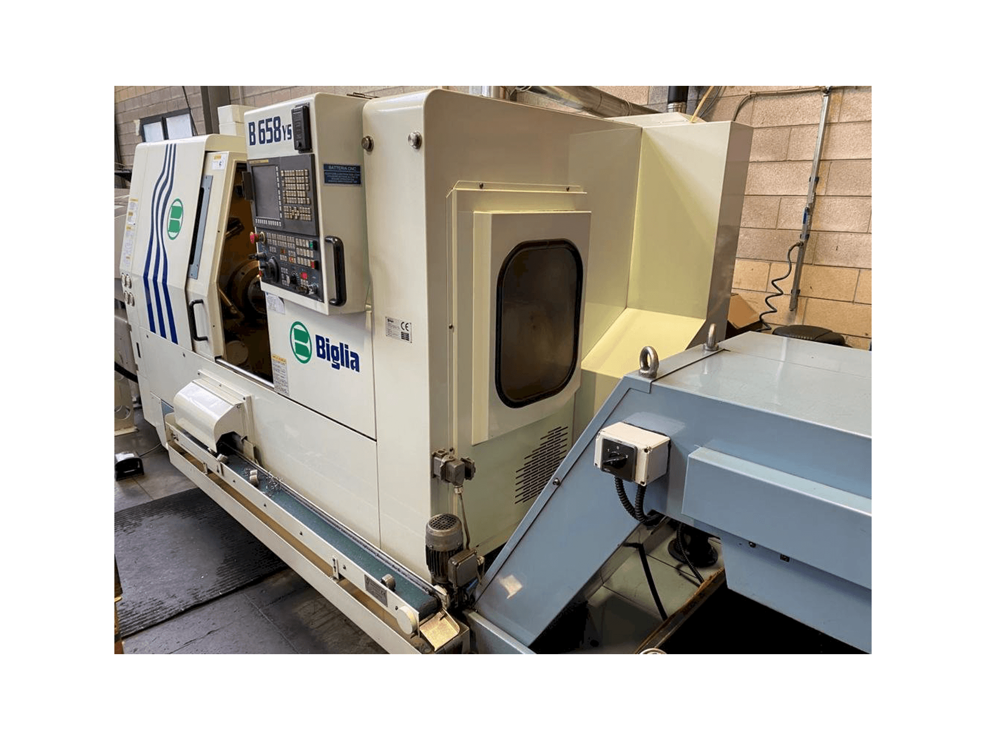 Vista lateral der Biglia B658 YS Maschine