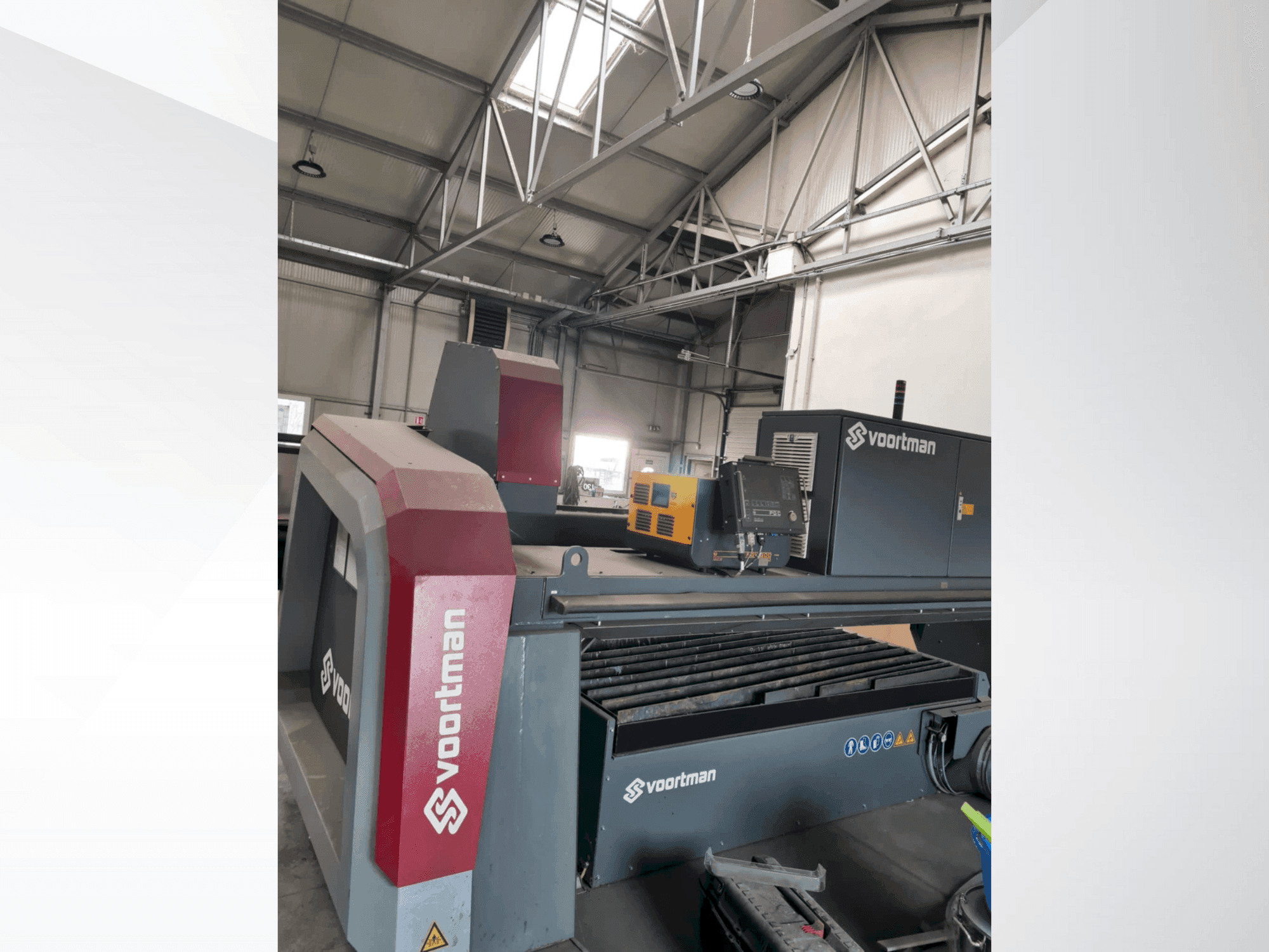 Vista frontal de la máquina VOORTMAN V304