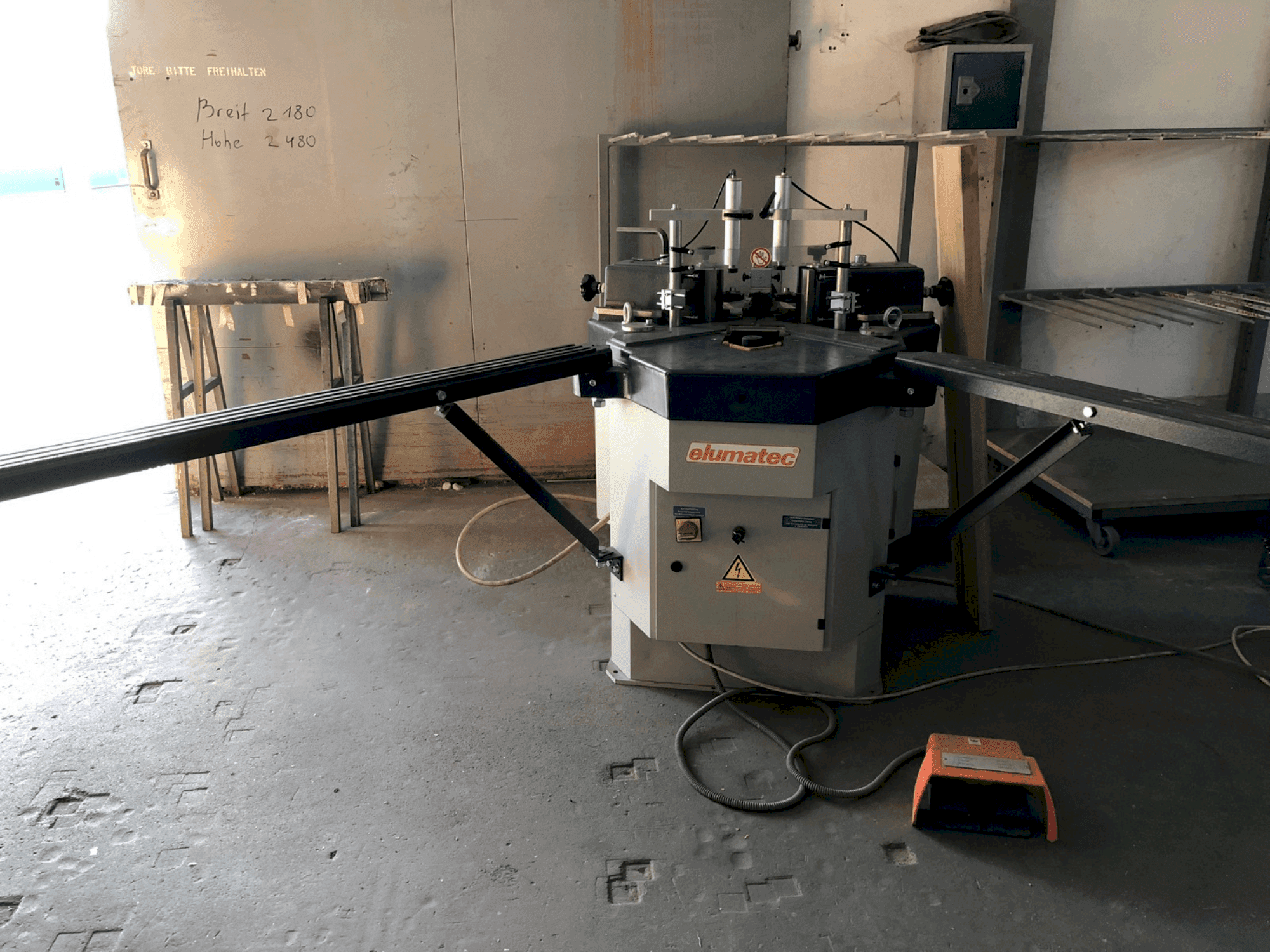 Front view of Elumatec EP 124 machine