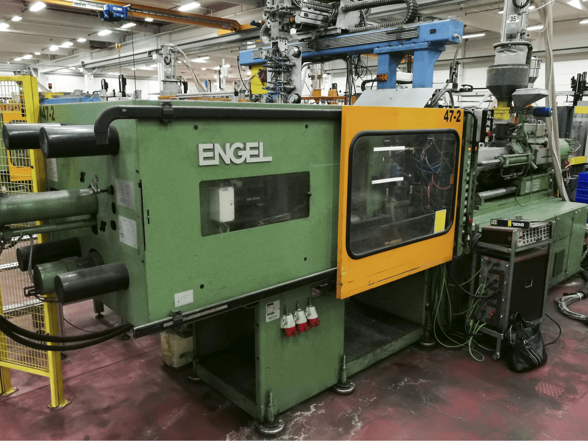 Left view of ENGEL ES 1300/200 Machine