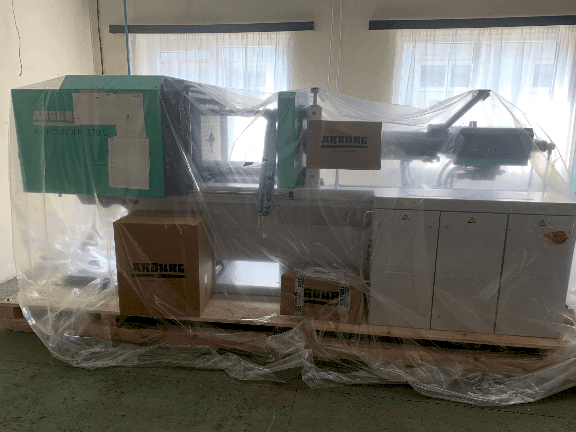 Vista frontal de la máquina Arburg 370 S 600-290 U