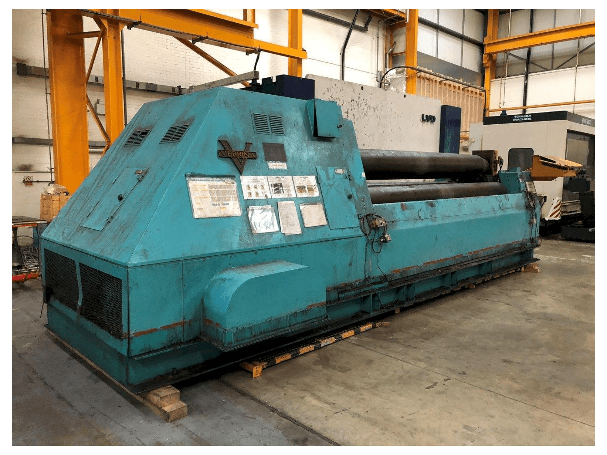 Front view of VERRINA CLR 216 X 4050 machine