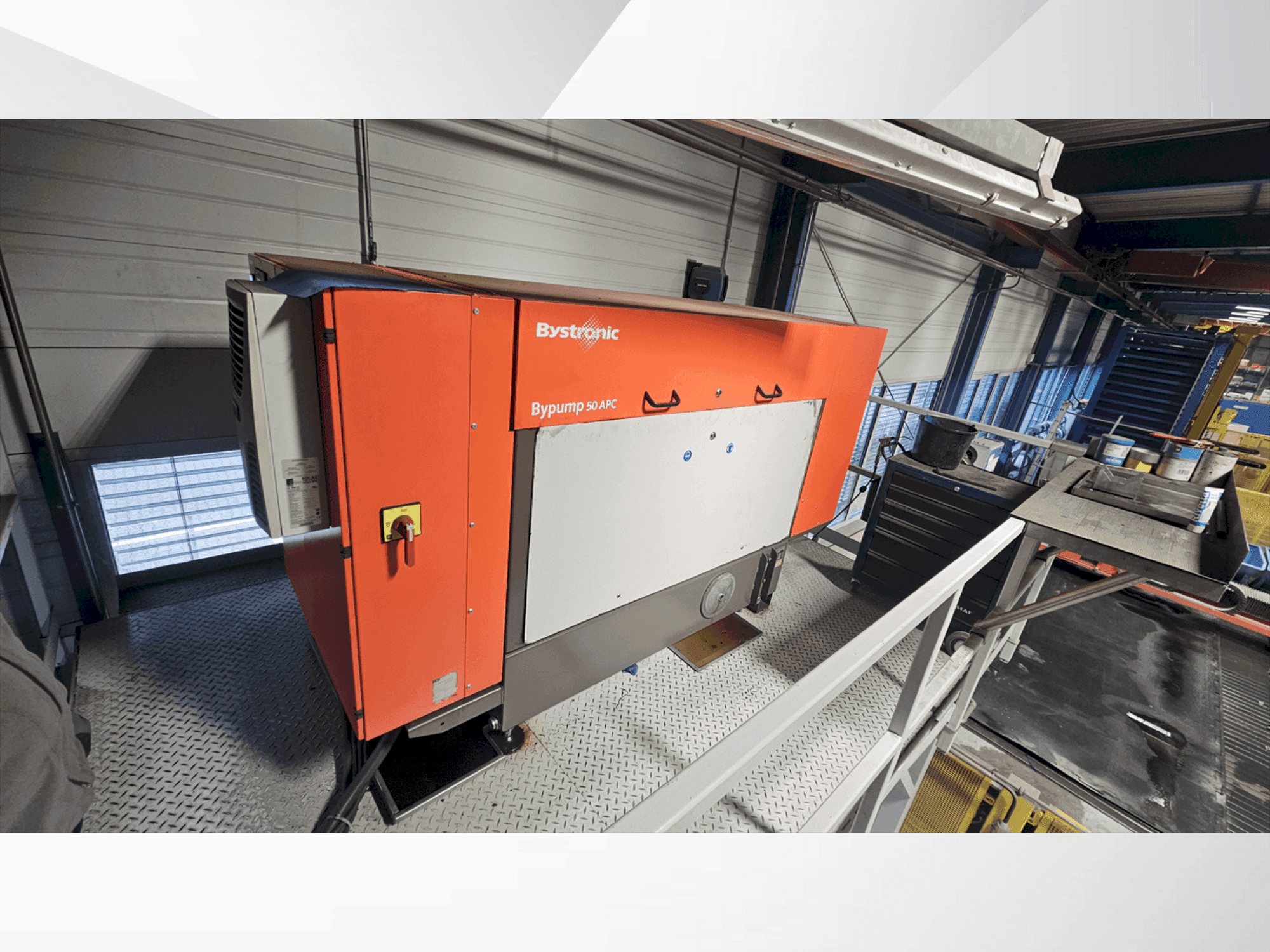 Vista frontal de la máquina Bystronic Byjet 6030L