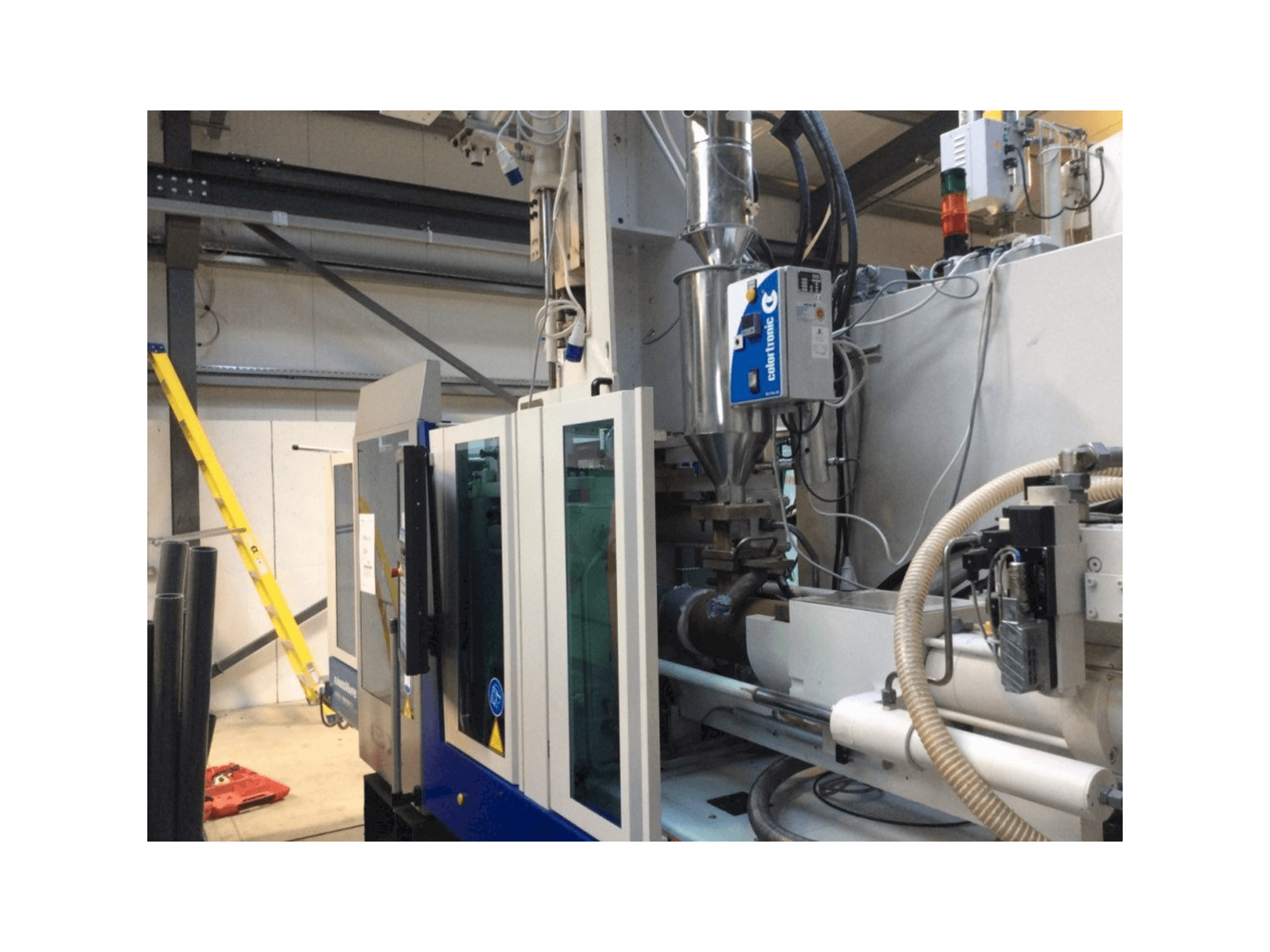 Vista frontal de la máquina Krauss Maffei 80-180-55 CX V