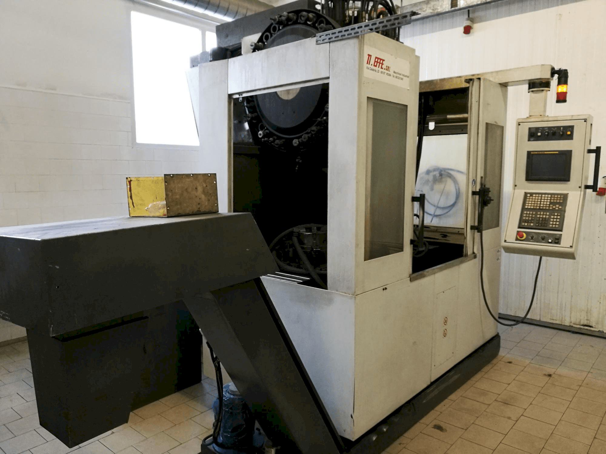 Vista frontal de la máquina RMT Kompakt 8