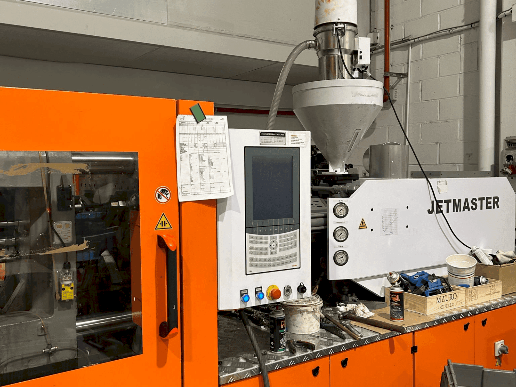 Front view of CHEN HSONG JM200-MK6e machine