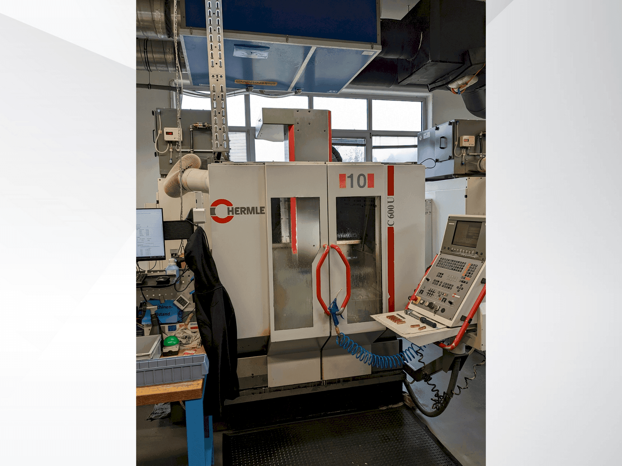 Front view of HERMLE C600U machine