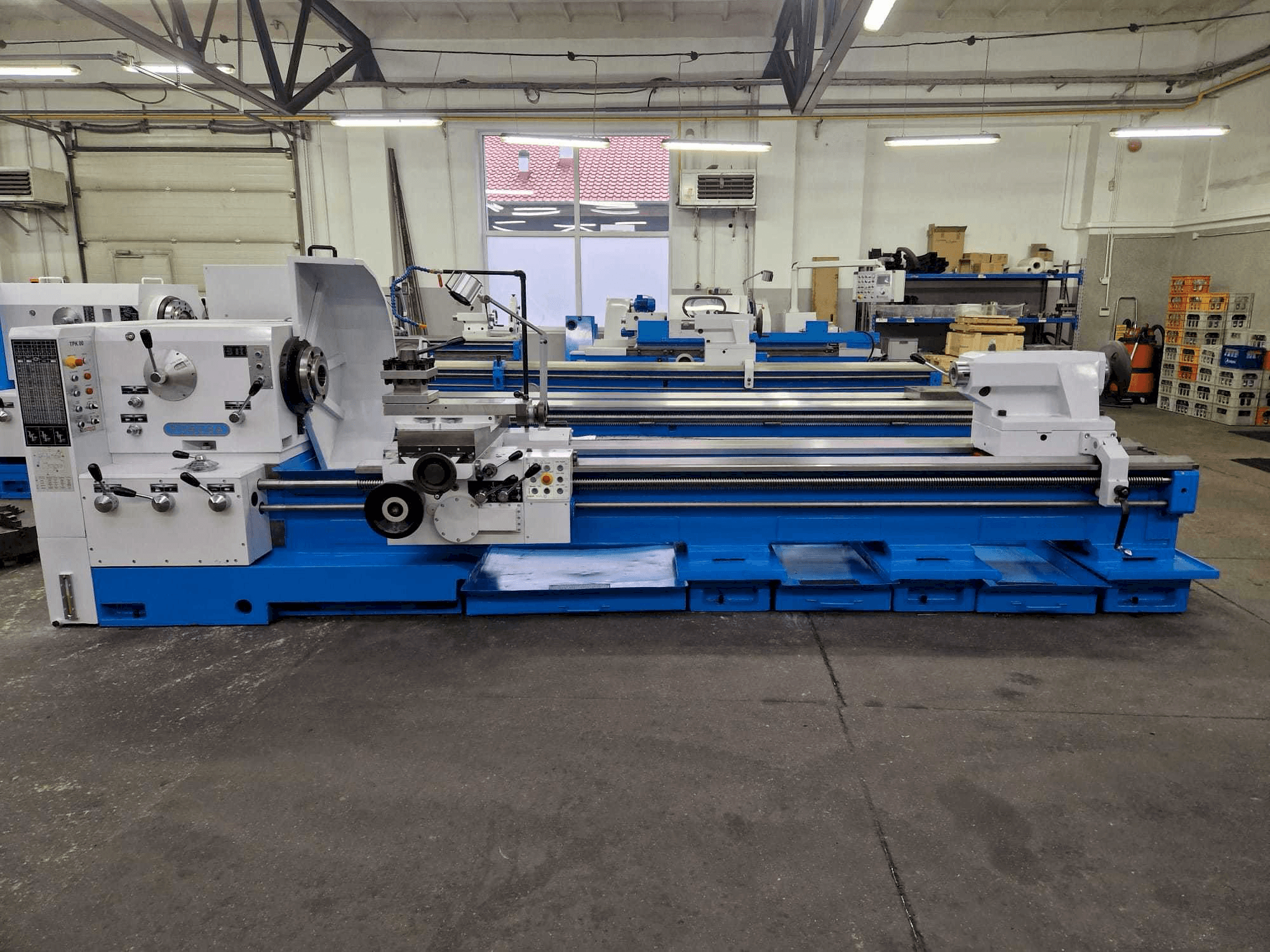 Vista frontal de la máquina Poreba TPK 80 x 3000